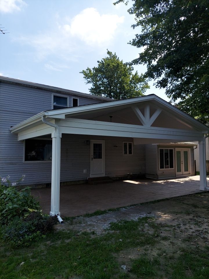 Outdoor Living- Addition by Ivy Lea Construction