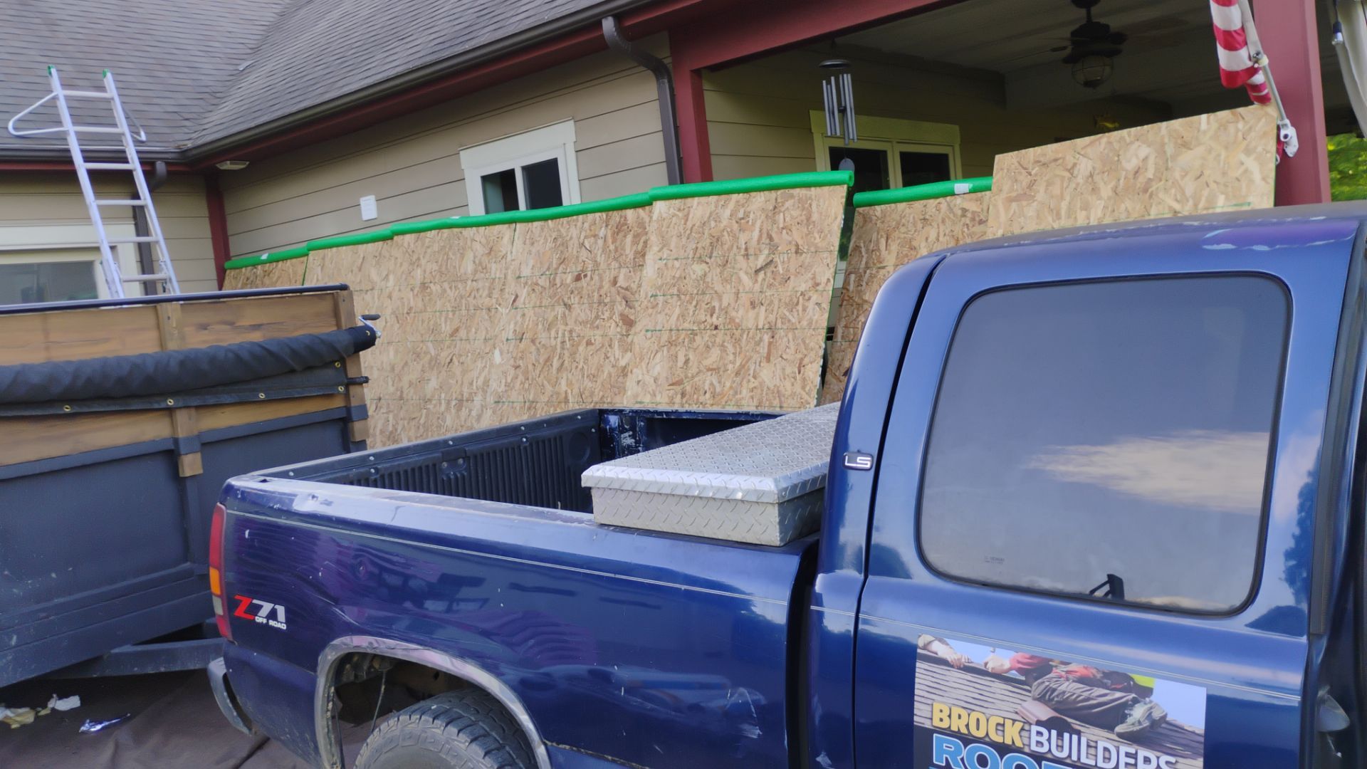 Tony's roof by BROCK BUILDERS 