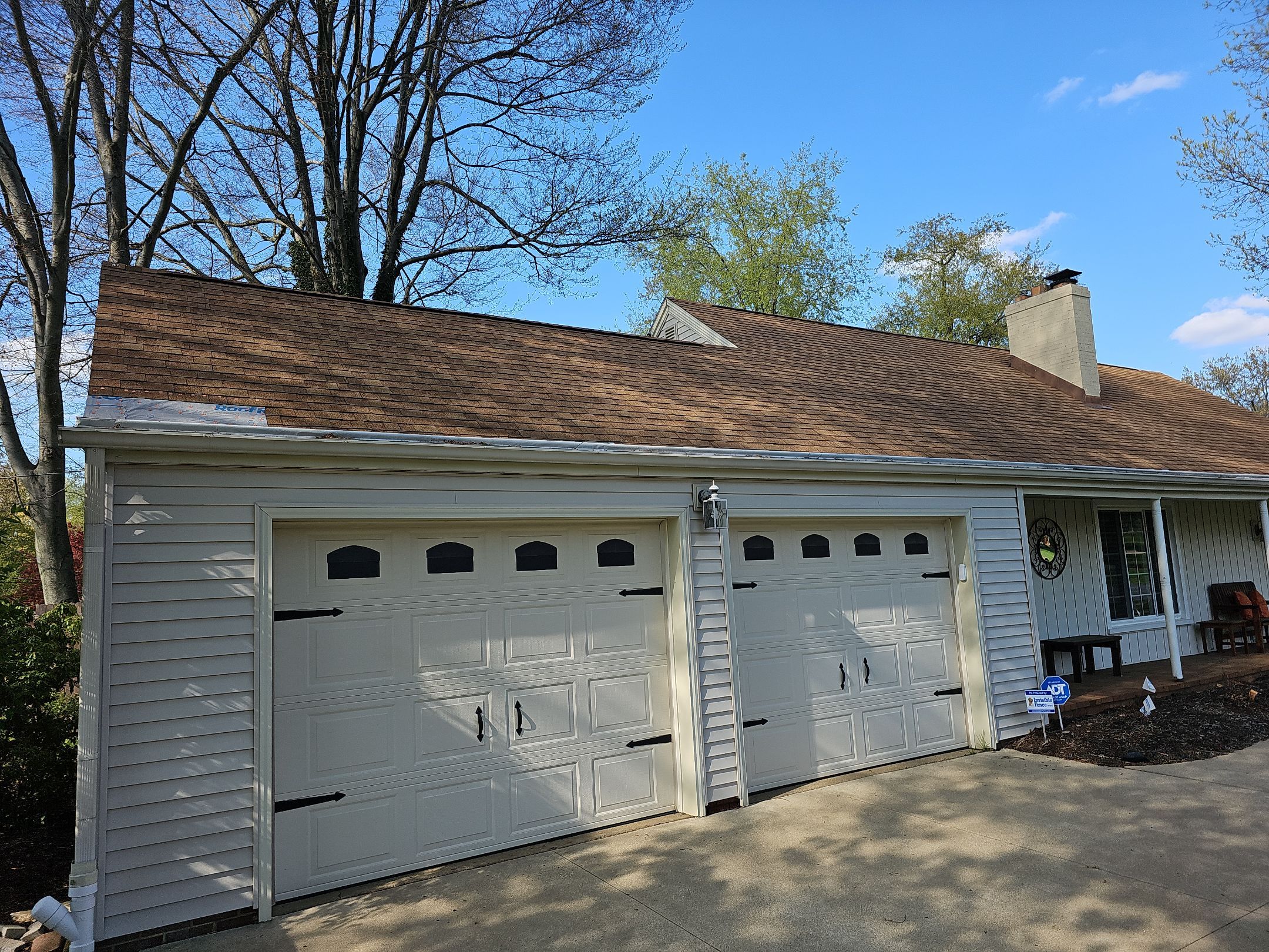 ATLAS PINNACLE COLOR: WEATHERED WOOD by Eagle Eye Roofing