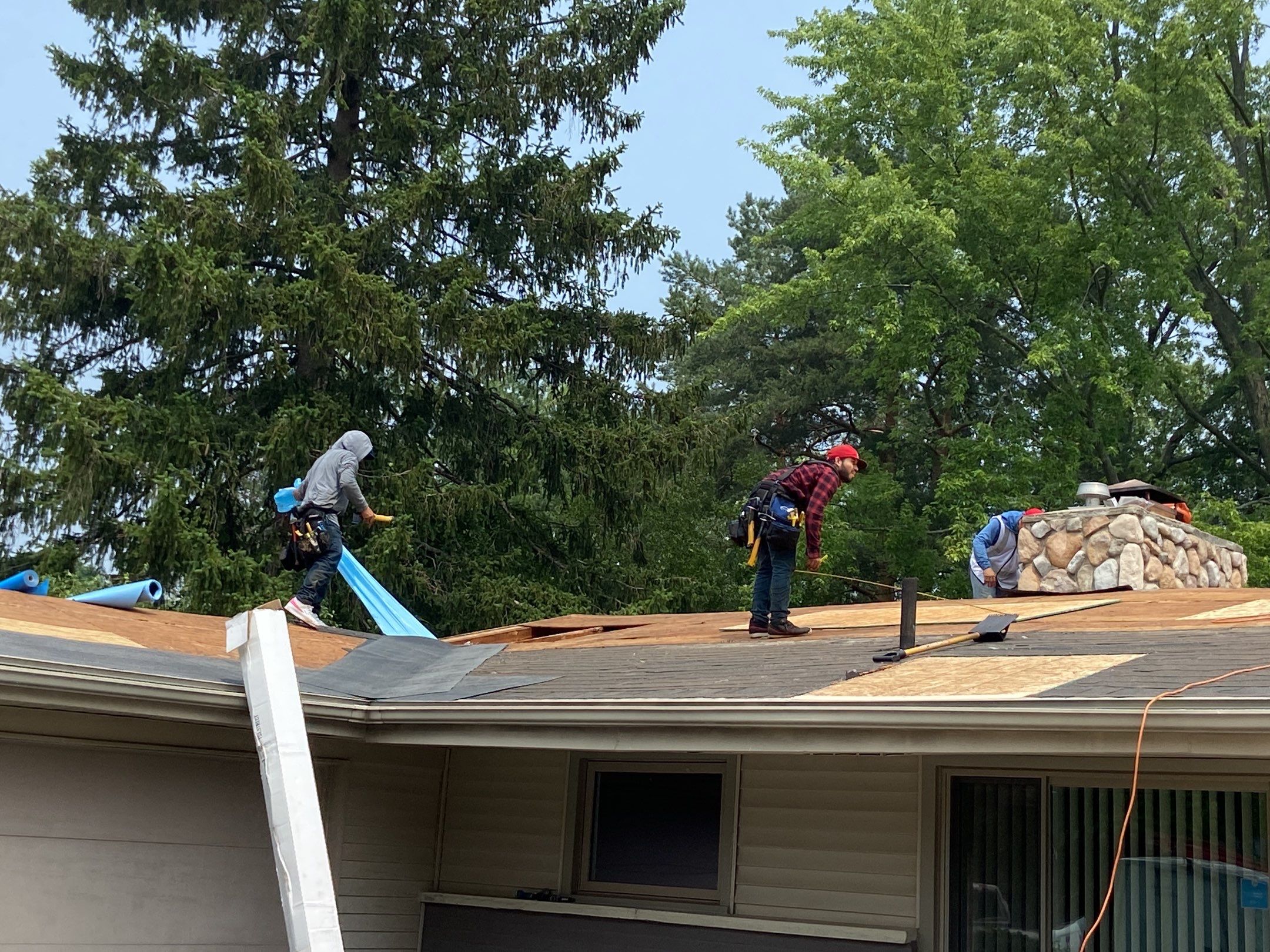 Roof Replacement using CertainTeed Landmark Weathered Wood by 180 Contractors