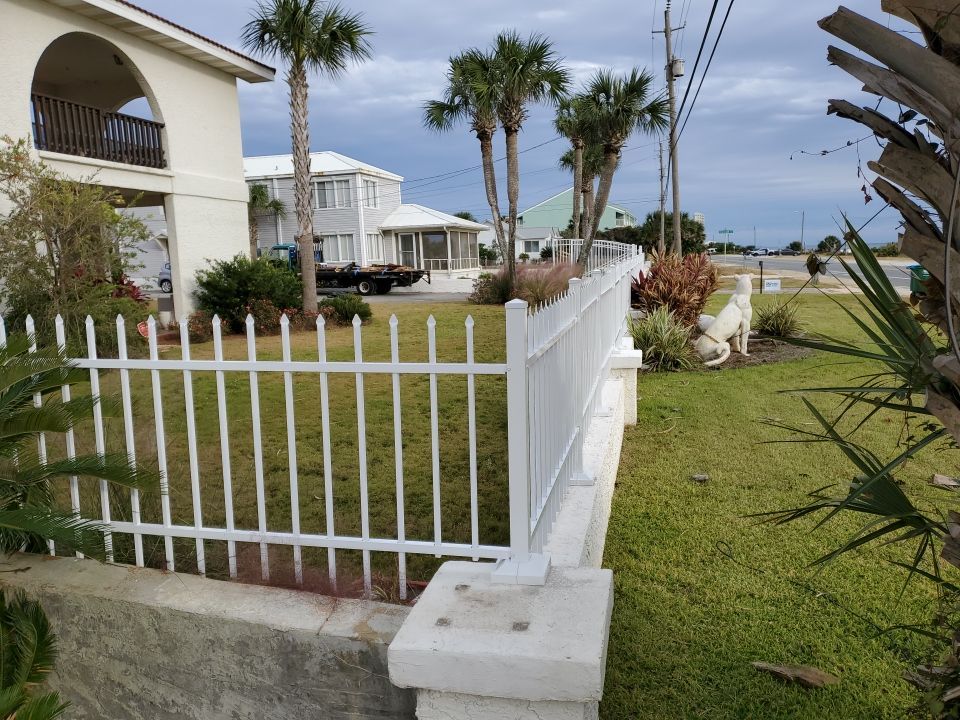 White Aluminum  by Hip Square Fence Inc.