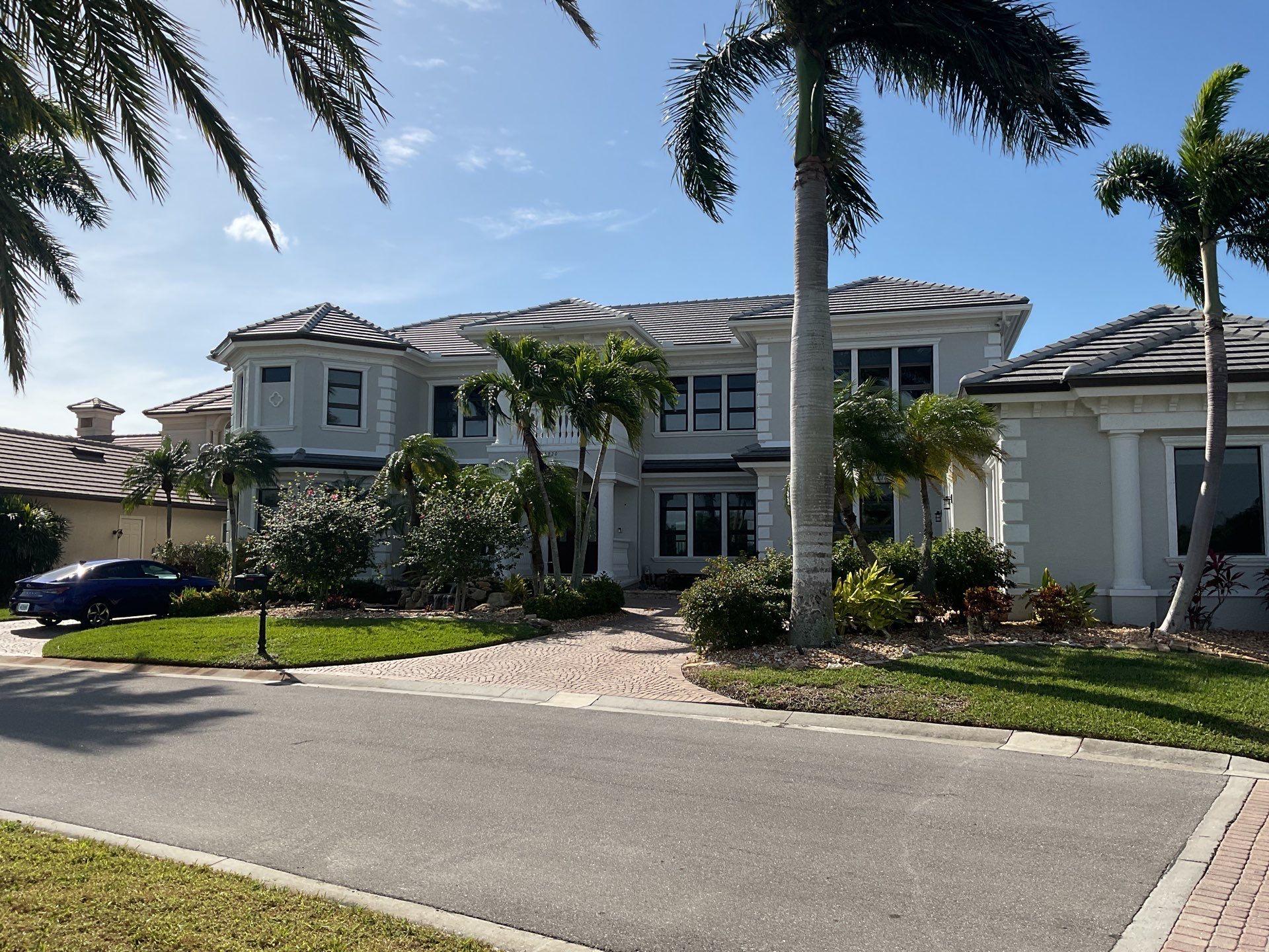 7-Inch Seamless Gutters for Heavy Rainfall in Cape Coral FL by Gutter Professors