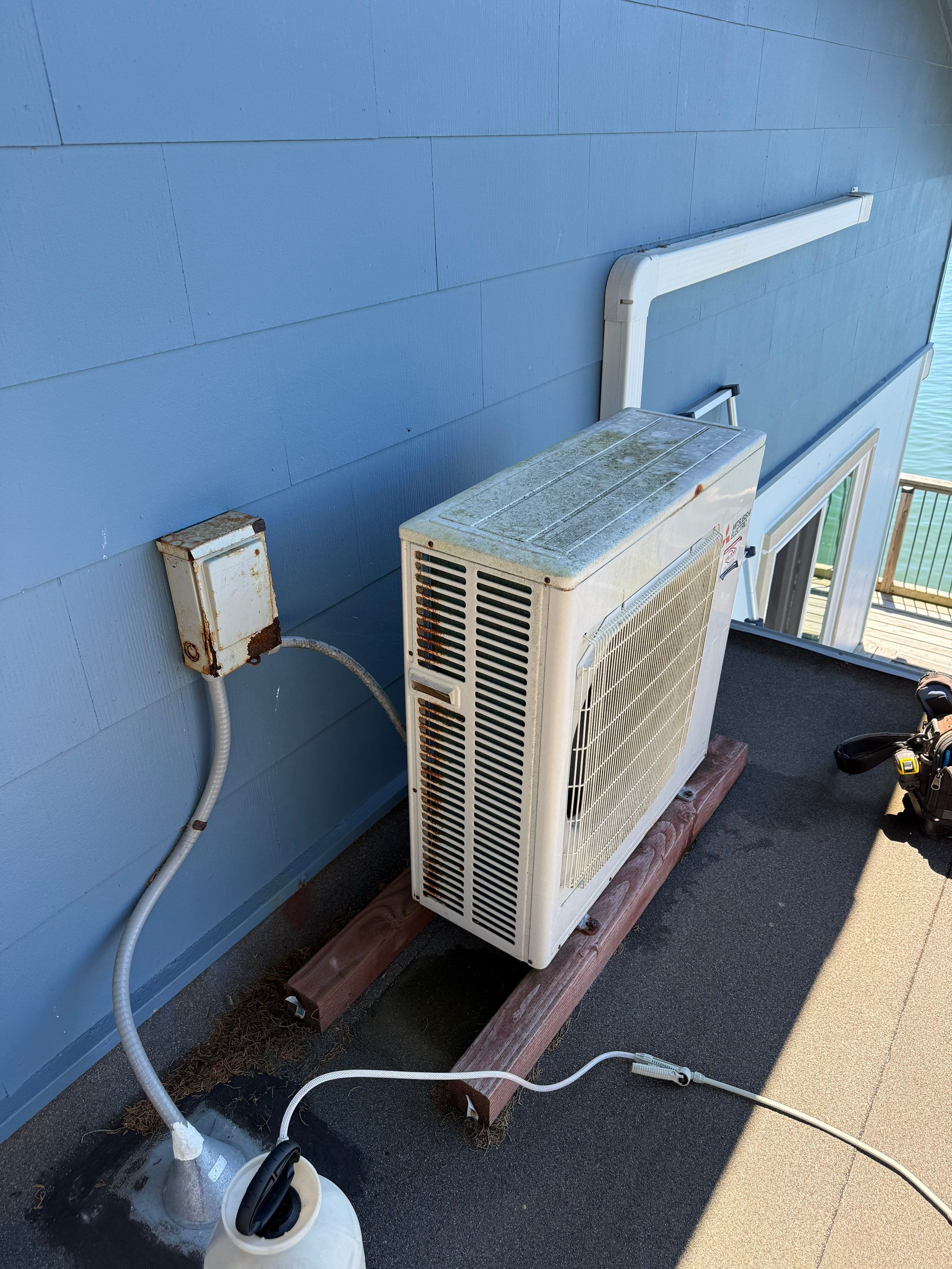 Mitsubishi Electric Ductless Heat Pump Maintenance in Marshall, California by Green Core Heating & Air