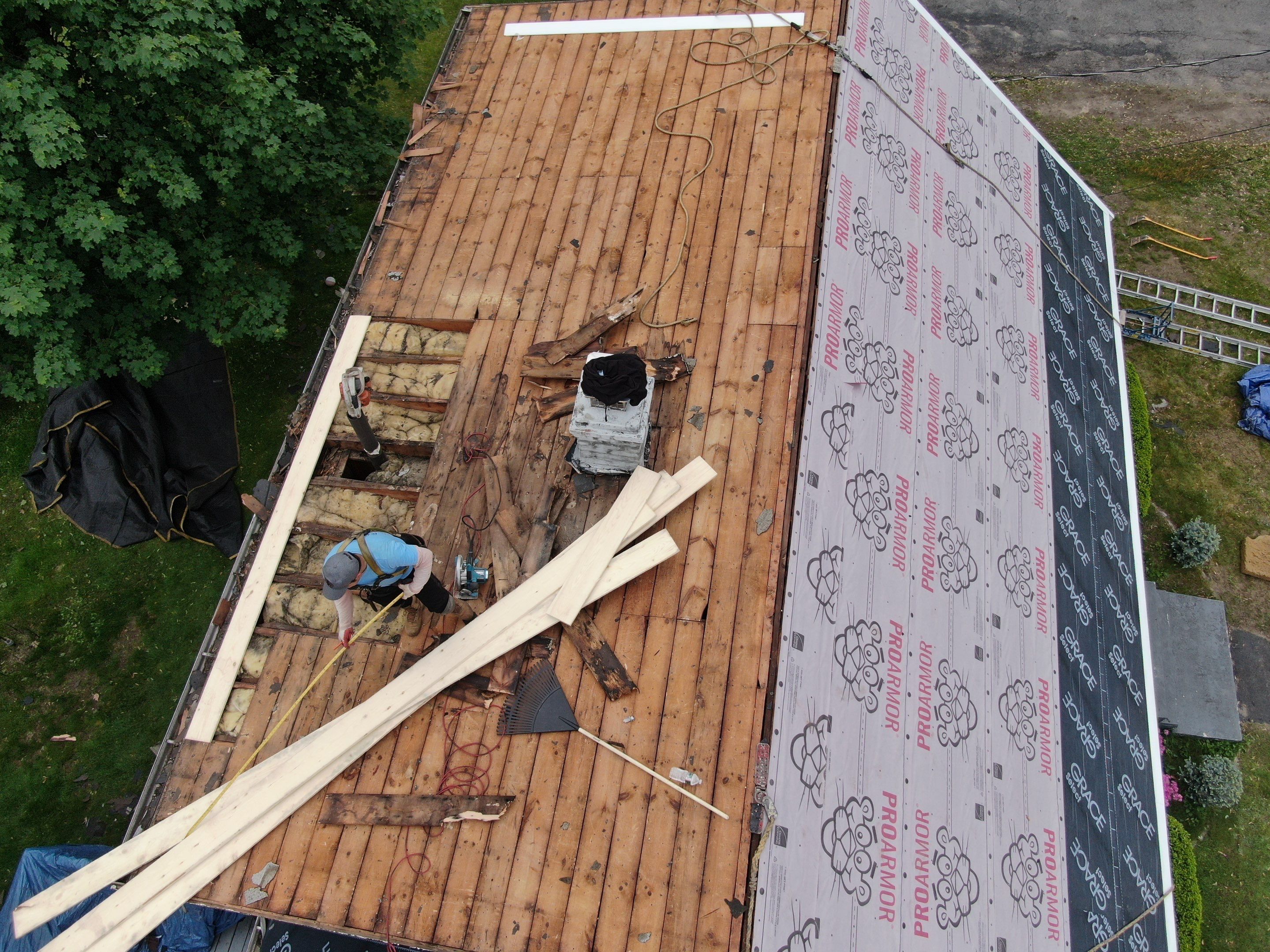 Roof and Flat Roof Membrane Replacement in Lowell, MA by Mighty Dog Roofing of Greater Middlesex County