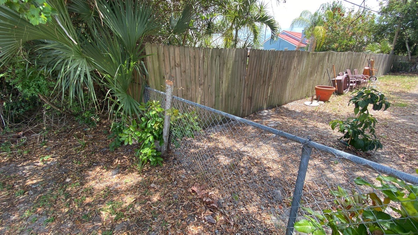 Venice, Florida  6 ft. White Vinyl Privacy Fence by Asap fence and gates, LLC