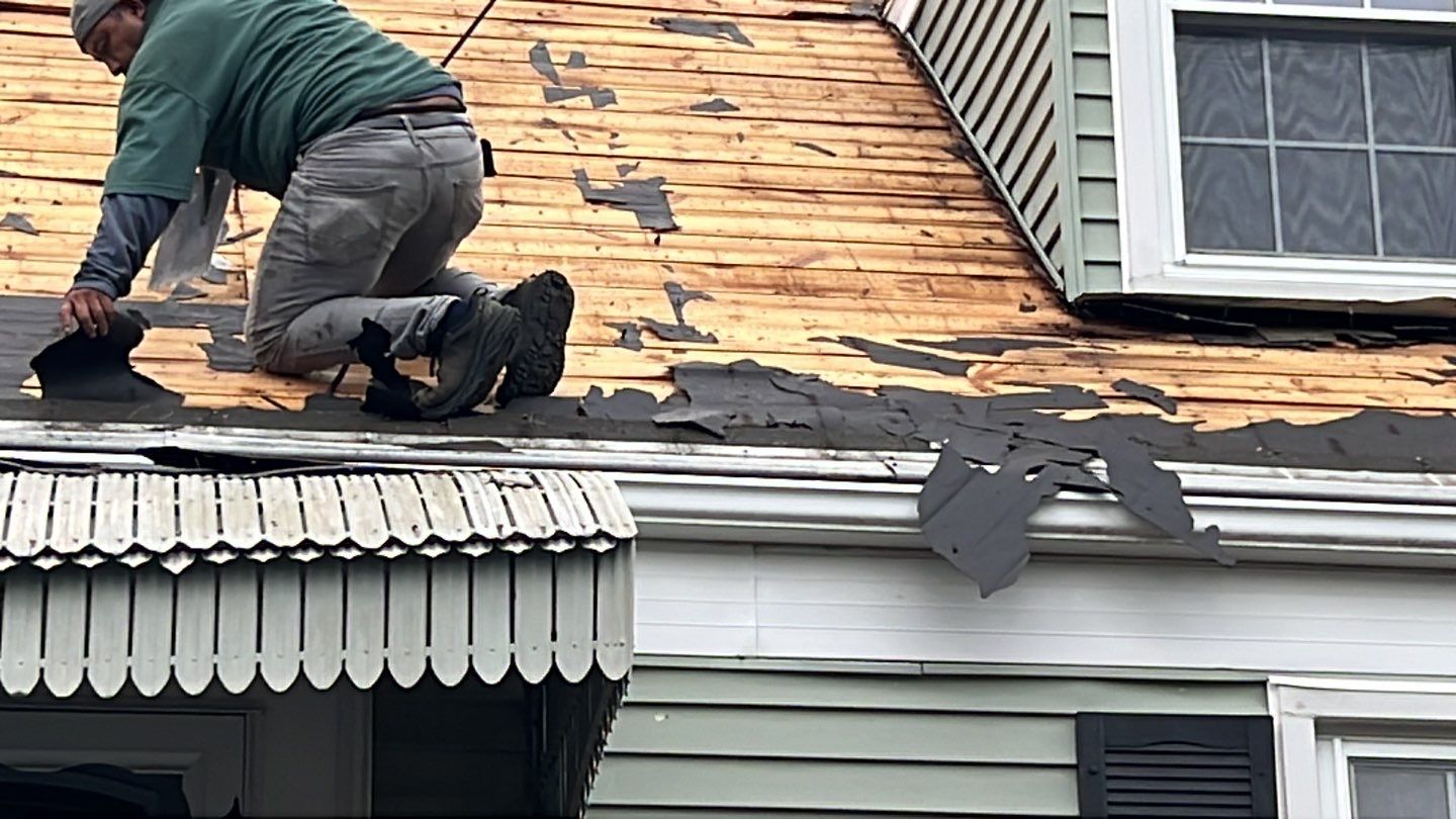 Arlington: CertainTeed Landmark Architectural Shingle in Georgetown Gray by RM Banning, Inc.