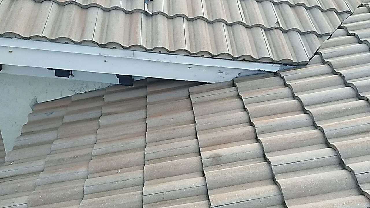 Tile Roof Repair in Boynton Beach ā Fast, Professional, and Reliable Service by Aastro Roofing