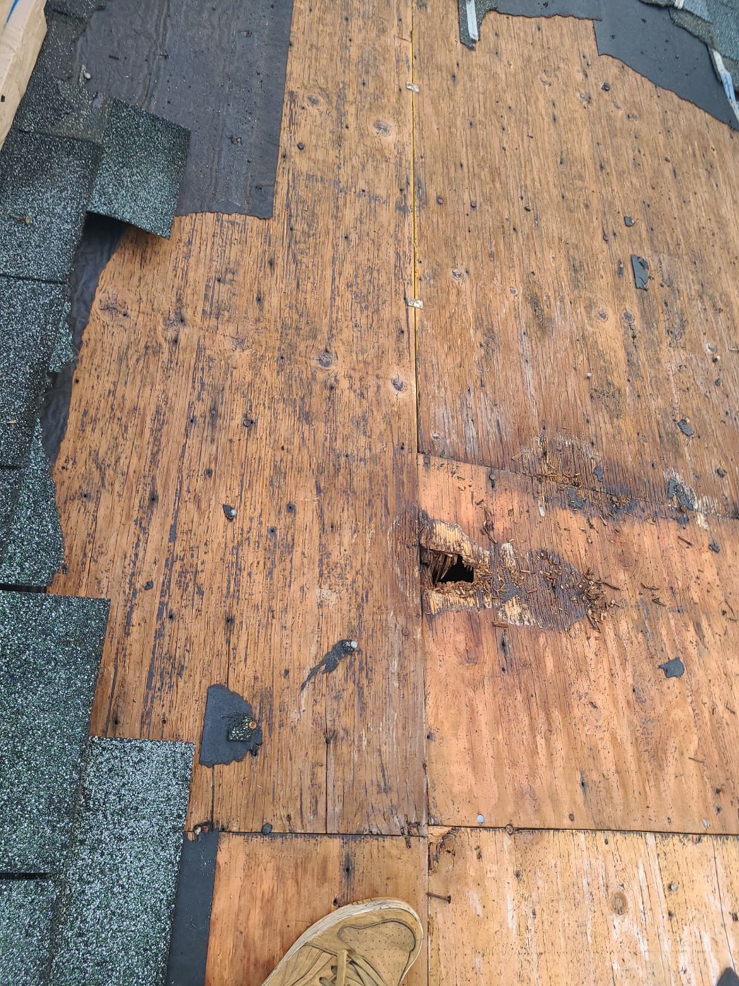 Woodbridge: Residential Roof Replacement with CertainTeed Landmark Shingles in Charcoal Black by RM Banning, Inc.