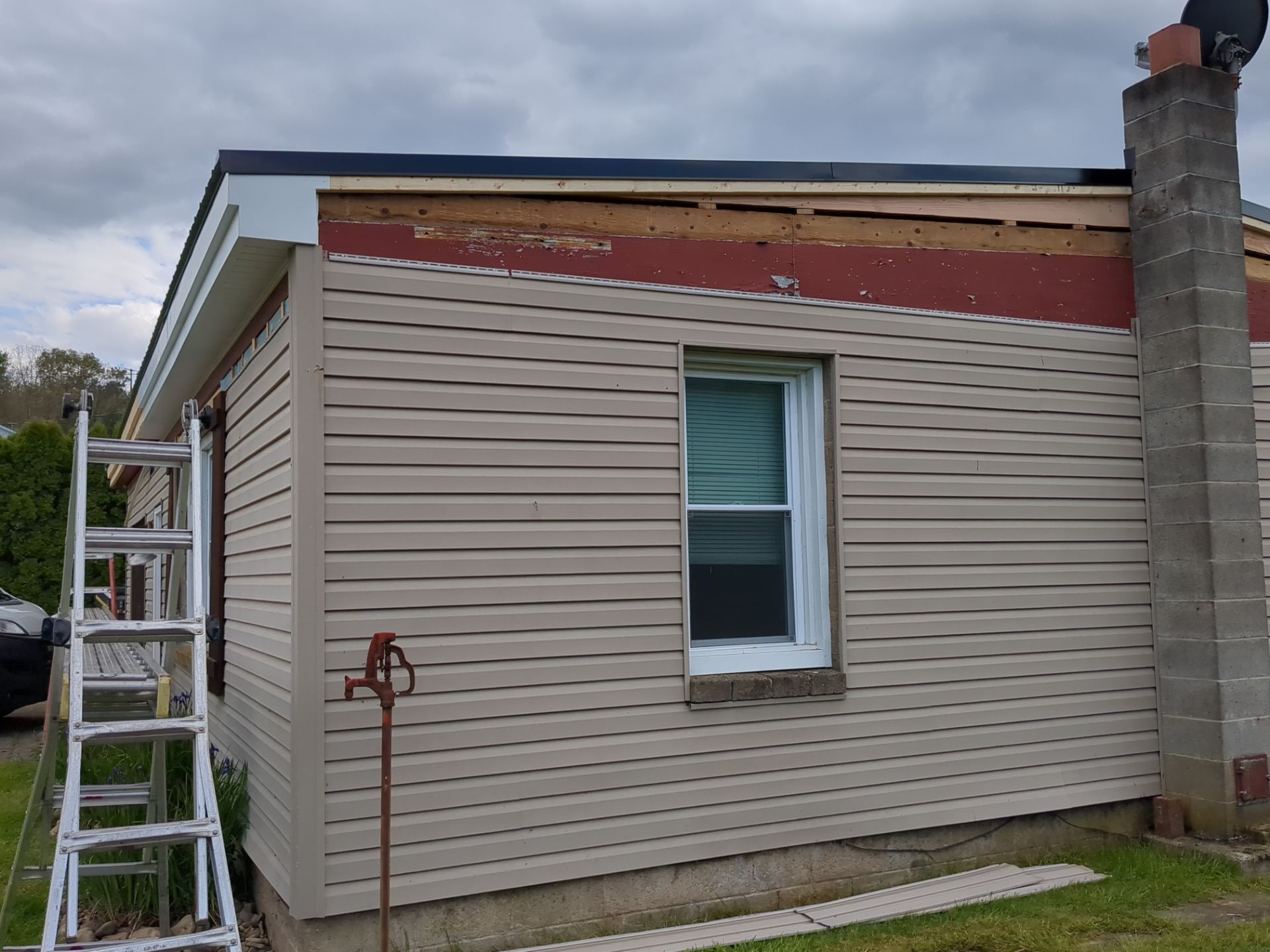 Metal Roofing and Vinyl Siding Replacement in Lewisburg by Esh Builders