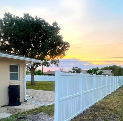 Vinyl Fence Installation using Vinyl Semi Privacy