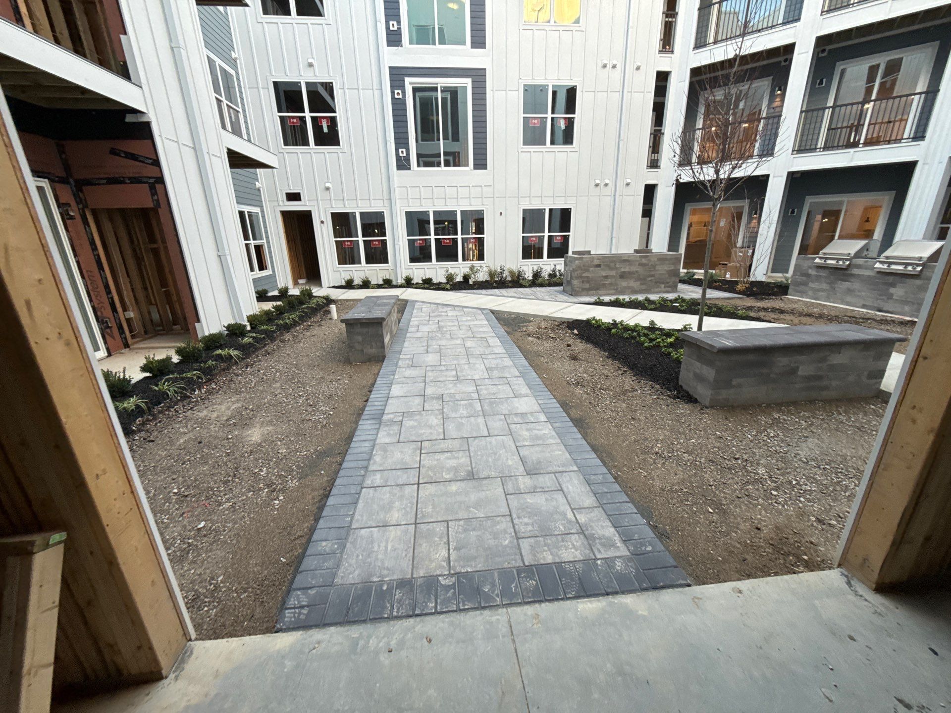 Multi-Unit Apartments Tiffany Flats Courtyard Turf by Southwest Greens Midwest