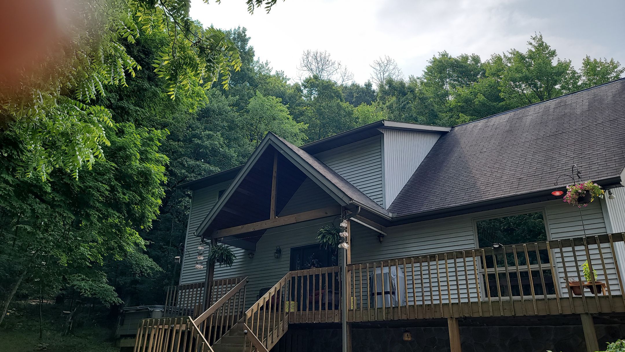 Owens Corning Color: Williamsburg Gray by Eagle Eye Roofing