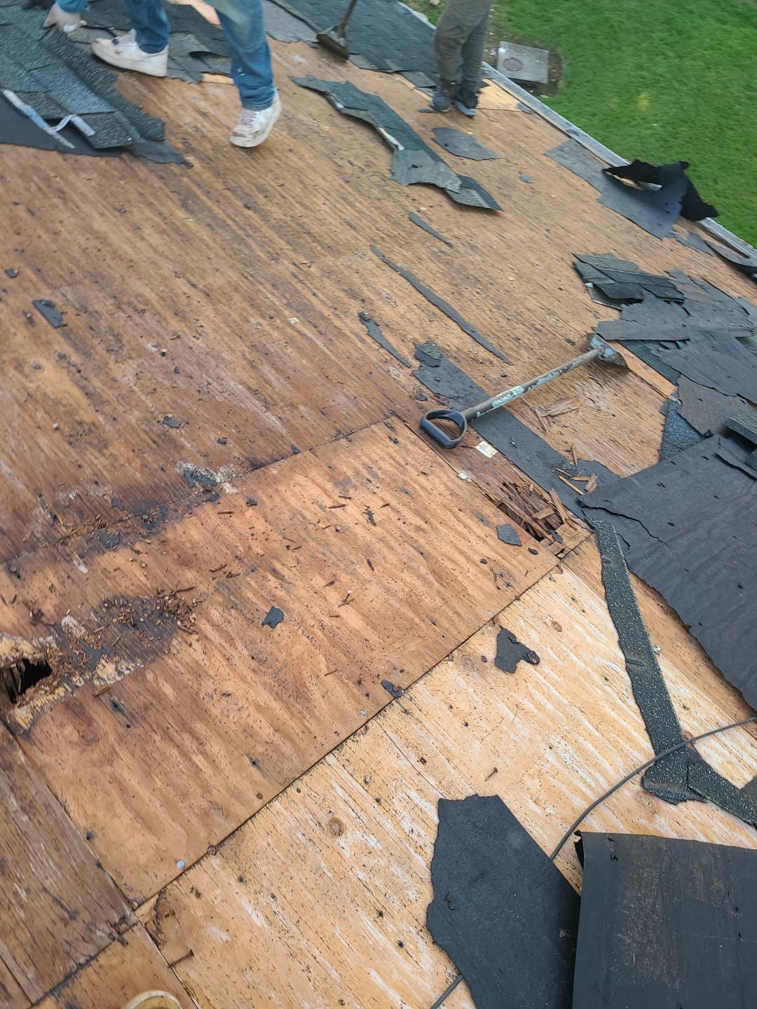 Woodbridge: Residential Roof Replacement with CertainTeed Landmark Shingles in Charcoal Black by RM Banning, Inc.