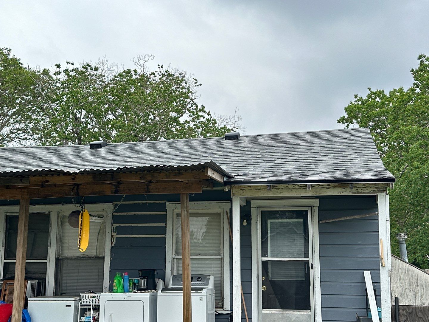 Residential Roofing Installation using Owens Corning Tru Defintion Estate Grey by Galvan Roofing and Construction