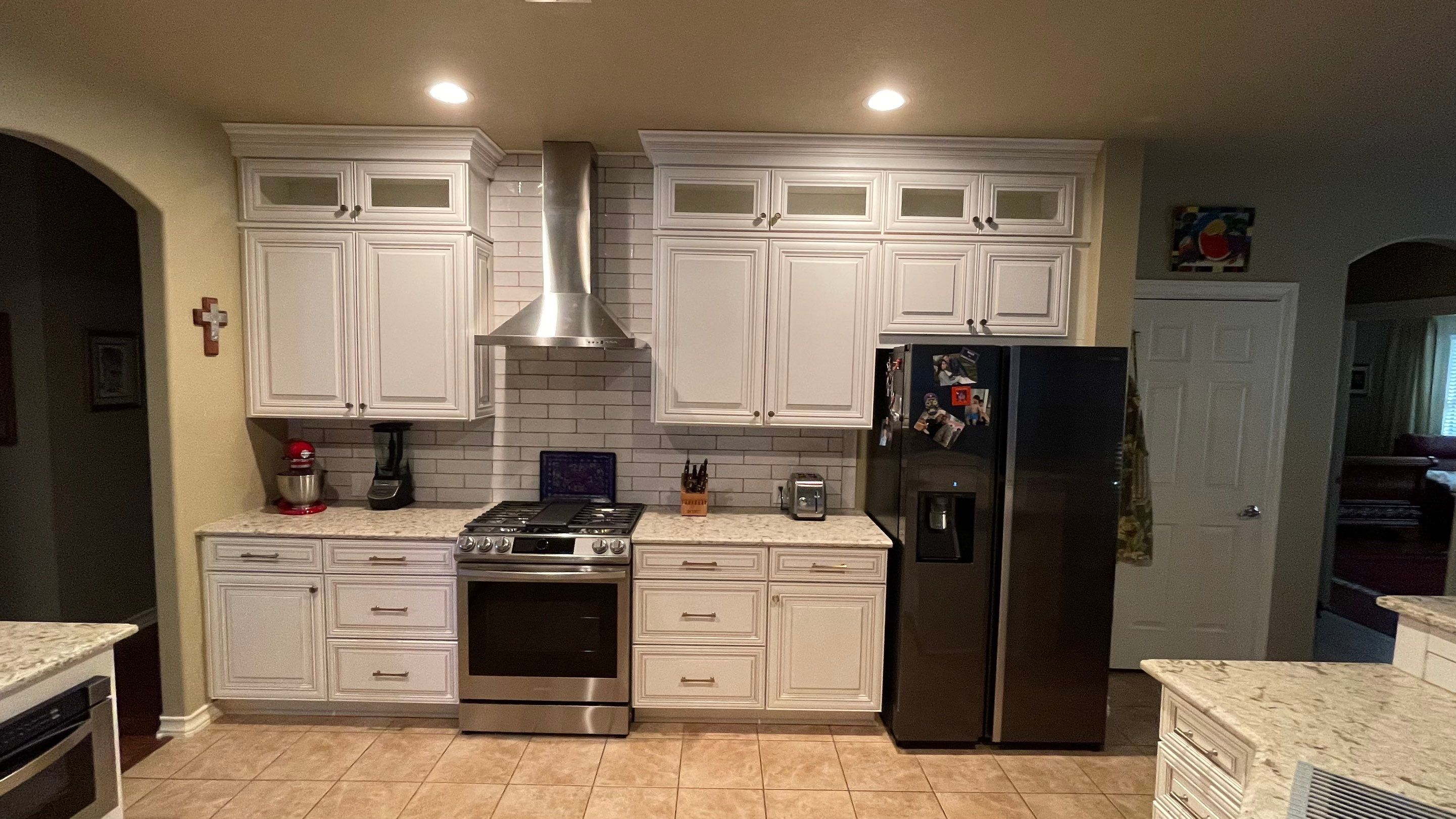 San Antonio Kitchen Remodel using ivory cabinets by Legacy Bath and Kitchen 