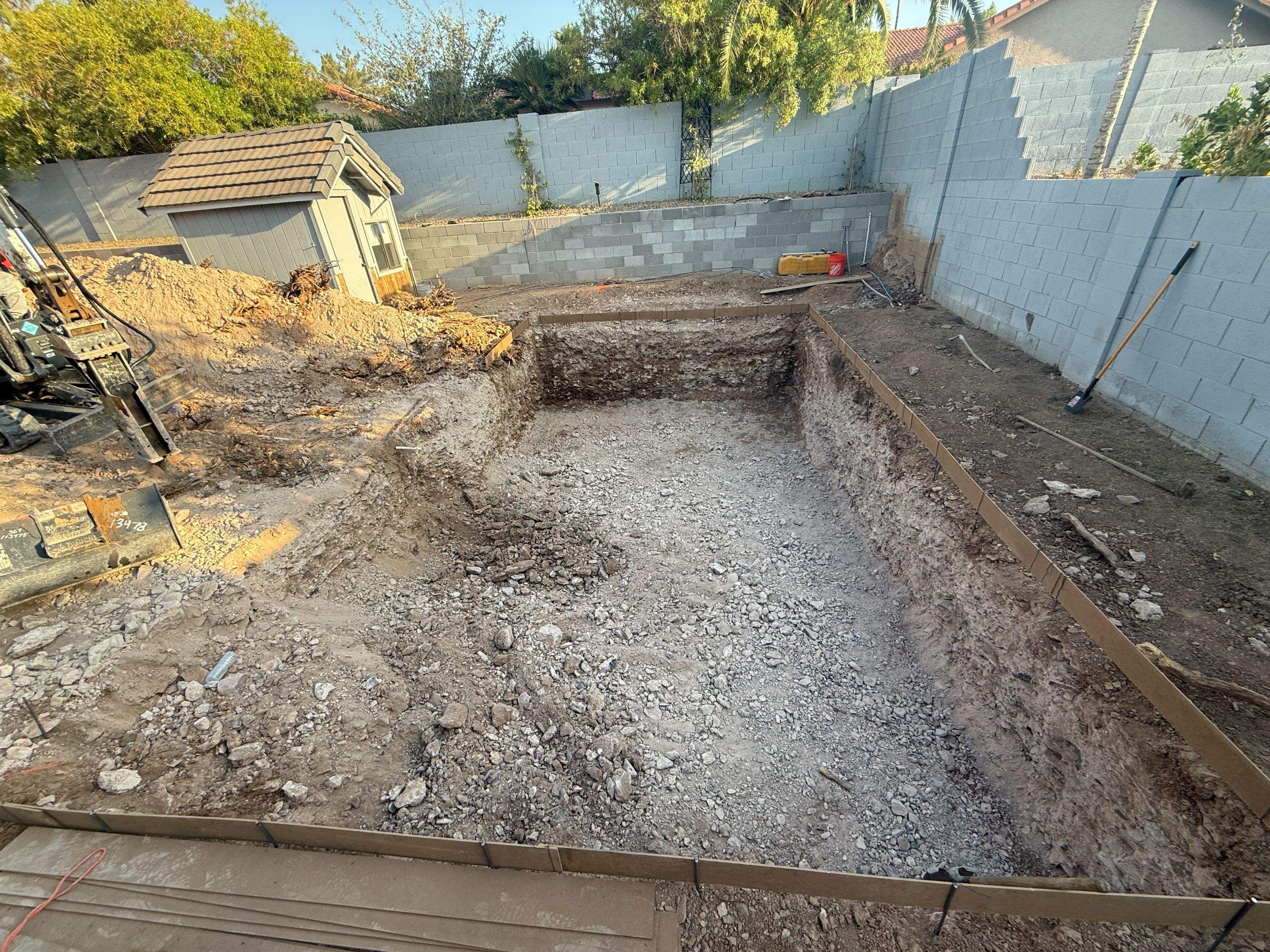 Pool build with baja step and pebble finish by Modern Pools
