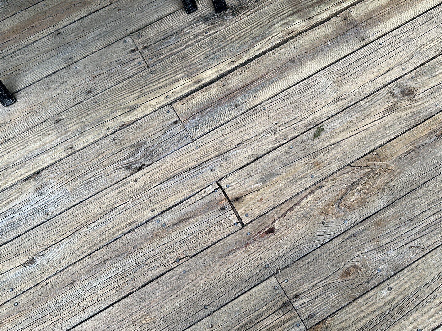 Weathered Deck using AcryFin by DuraSeal