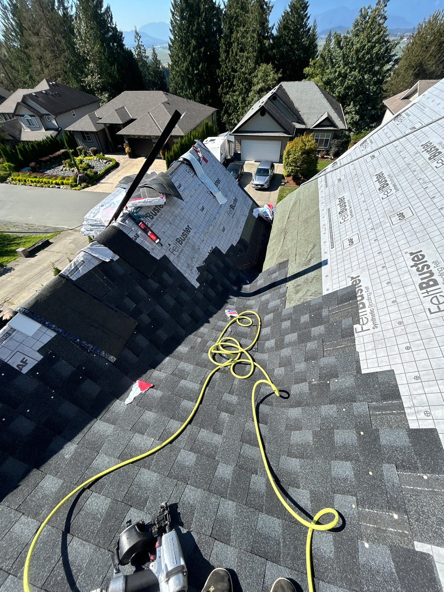 Residential Reroof Shingle using GAF timberline HDZ Charcoal by Top Notch Roofing Inc