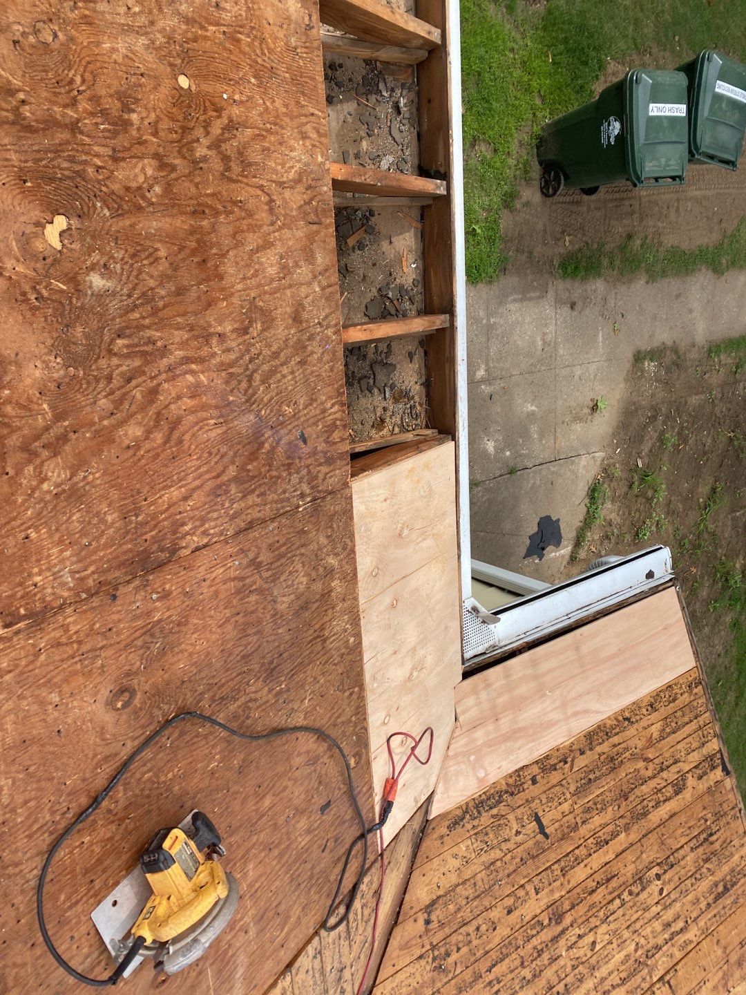 Siding Installation using Certainteed monogram charcoal gray Owens Corning Onyx Black by A Plus Exterior