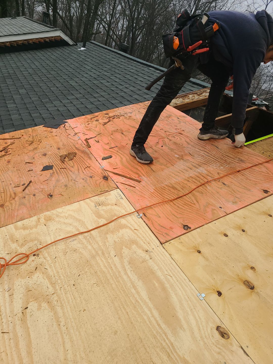 Vienna: Residential Roof Replacement with CertainTeed Landmark Pro in Max Def Weathered Wood by RM Banning, Inc.