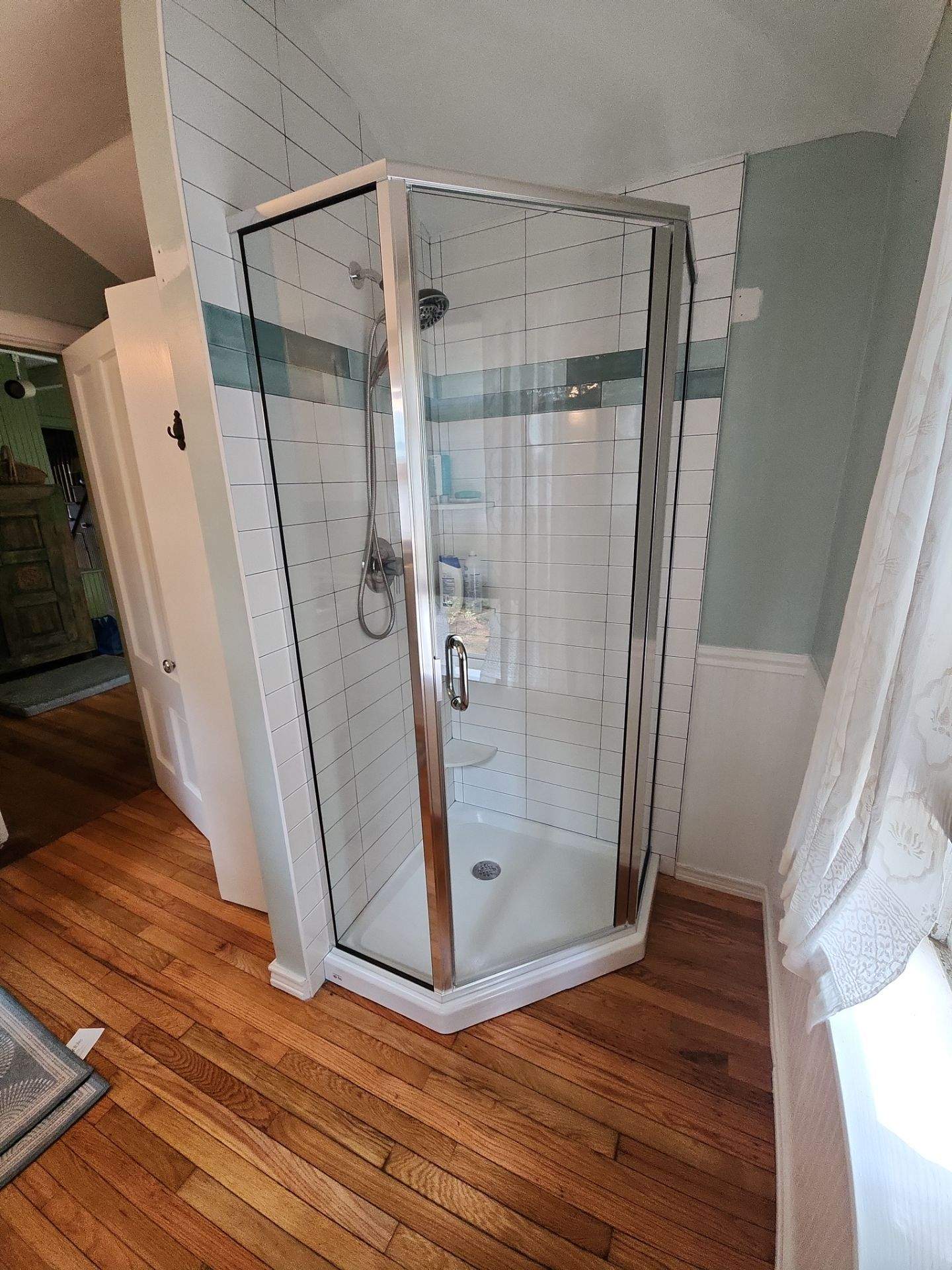 Semi-Frameless Neo-Angle Shower by Cheshire Glass Company