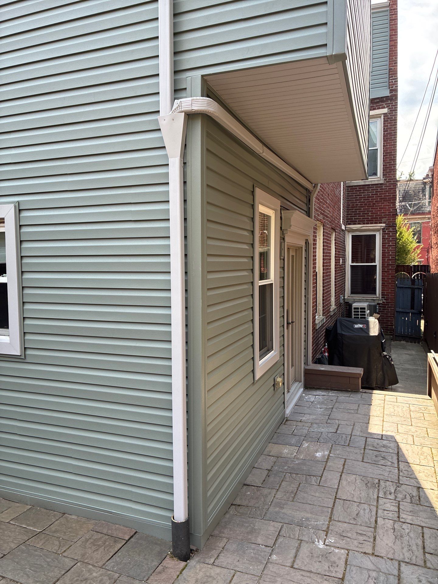 Mastic Ovation Vinyl Siding Renovation for Pittsburgh Rowhome by Ideal Siding Pittsburgh