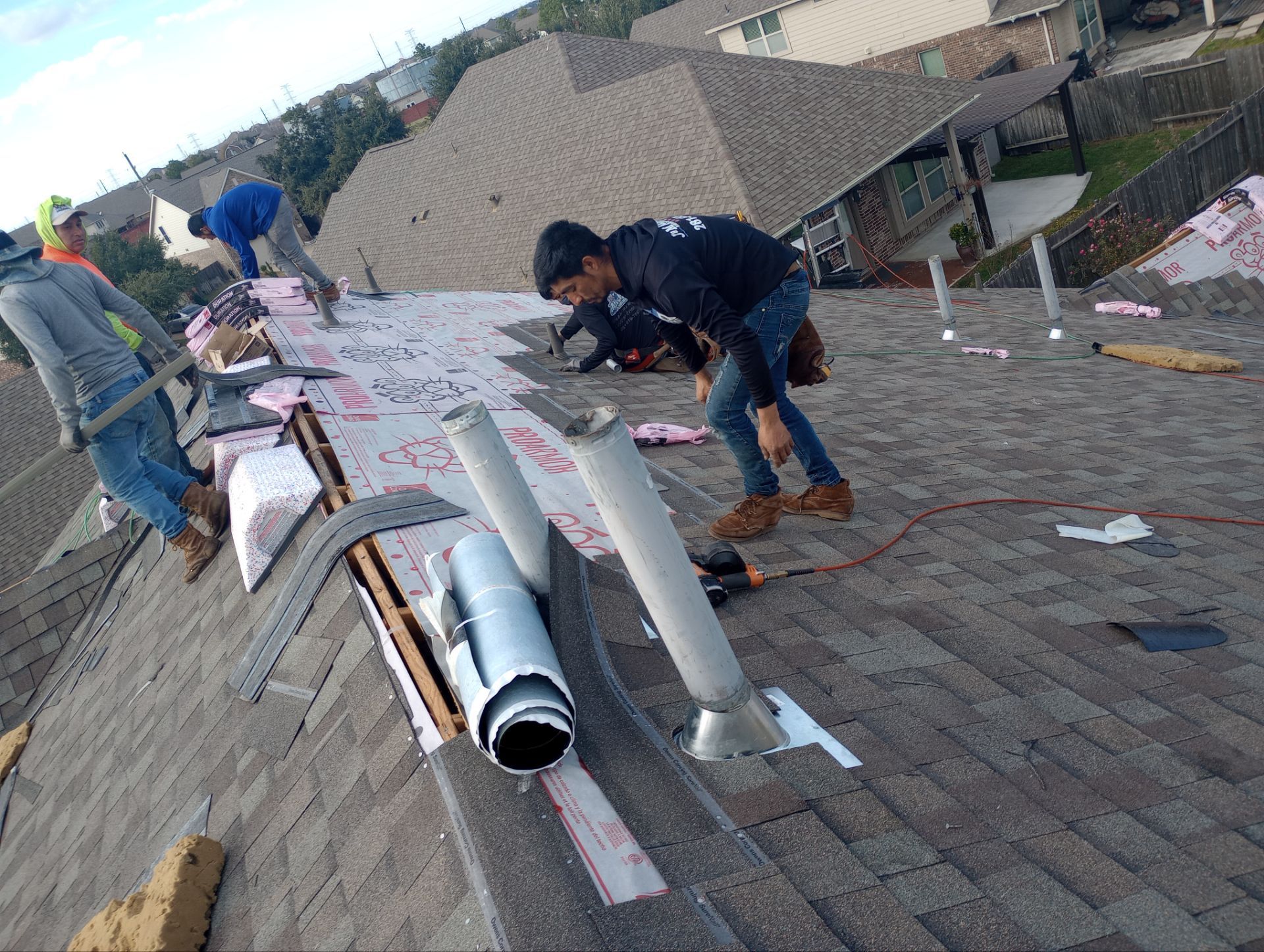 Residential Roofing Installation using Owen's Corning Duration (Lifetime) Shingles by Roof Repair Company