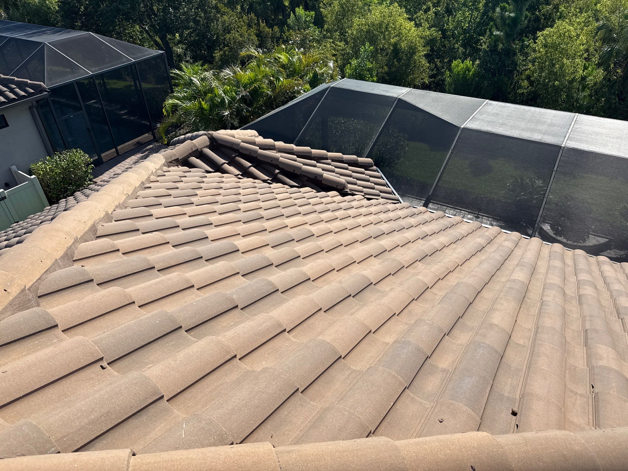 Concrete Tile Roof, Paver Driveway & Lanai Cleaning – Artisan Lakes Esplanade, Palmetto, FL by Sunshine AquaWash