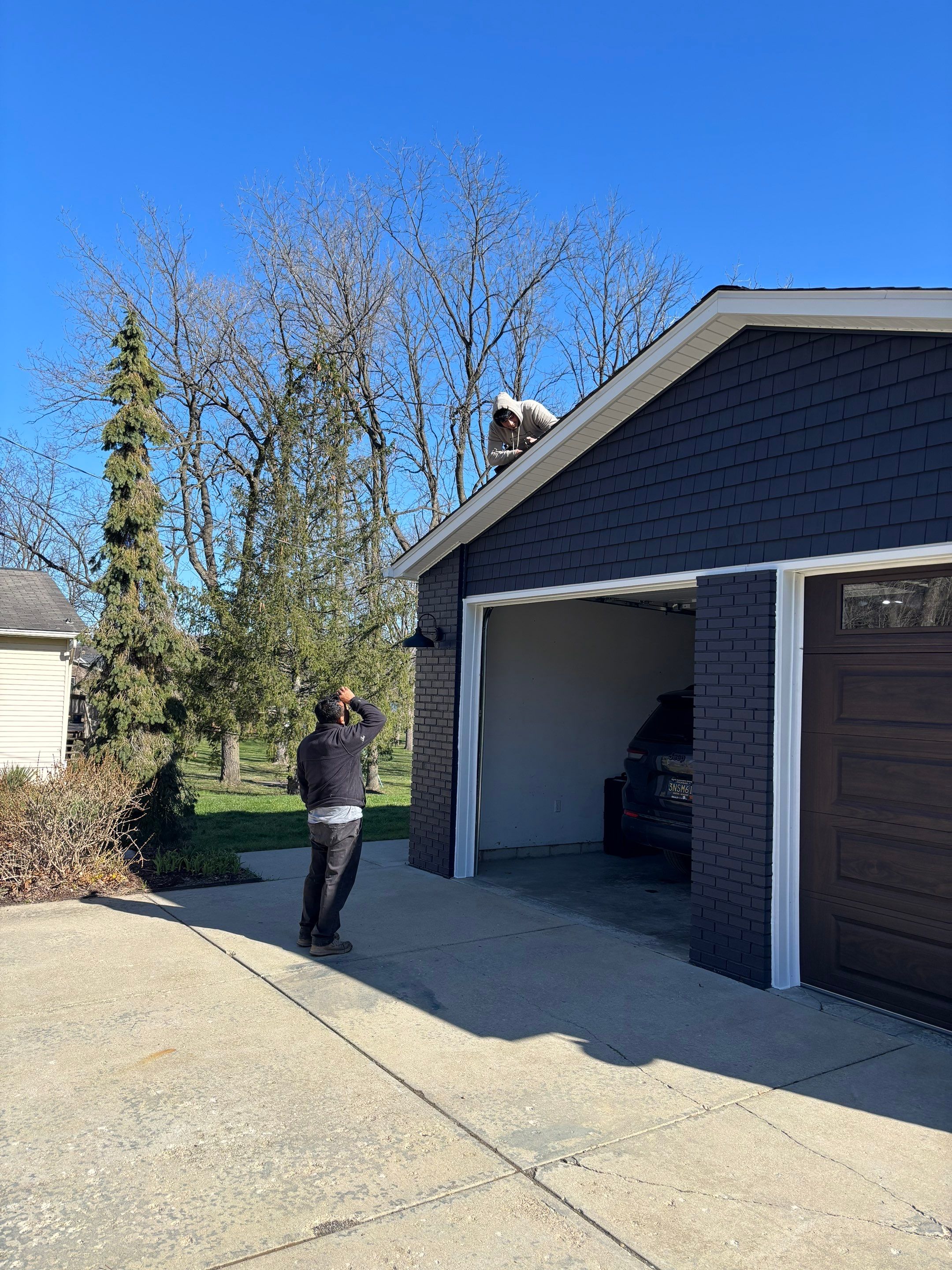 Siding Replacement using Alside Charter Oak D4.5" by 180 Contractors
