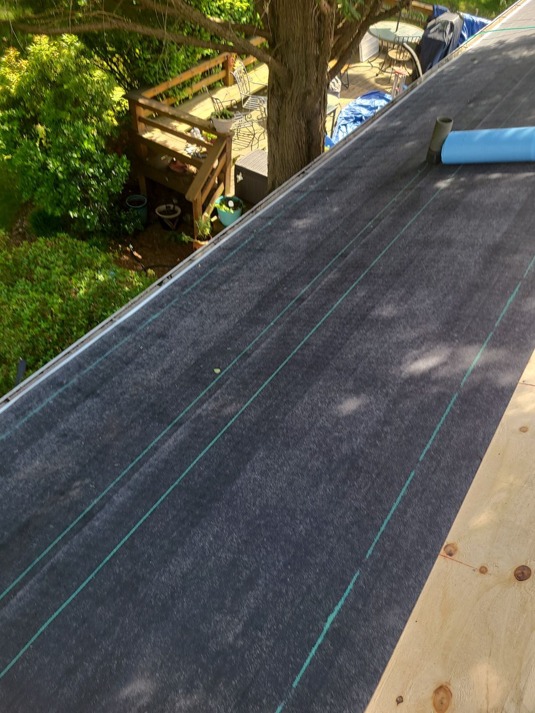 Burke: CertainTeed Landmark Designer Shingles in Moire Black by RM Banning, Inc.