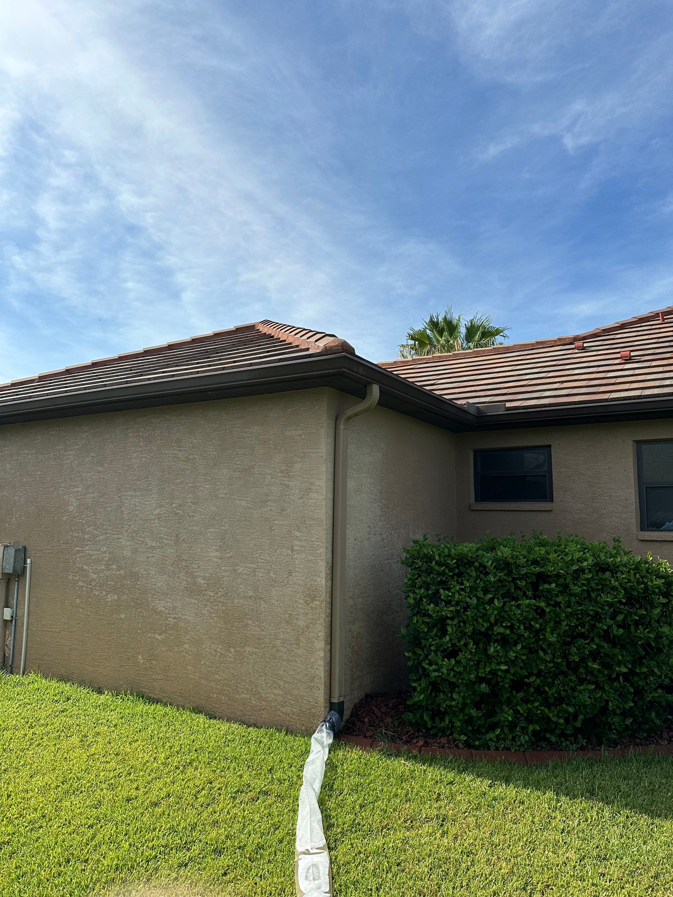 🏡 Tile Roof Cleaning – Gamble Creek Estates, Parrish, FL by Sunshine AquaWash