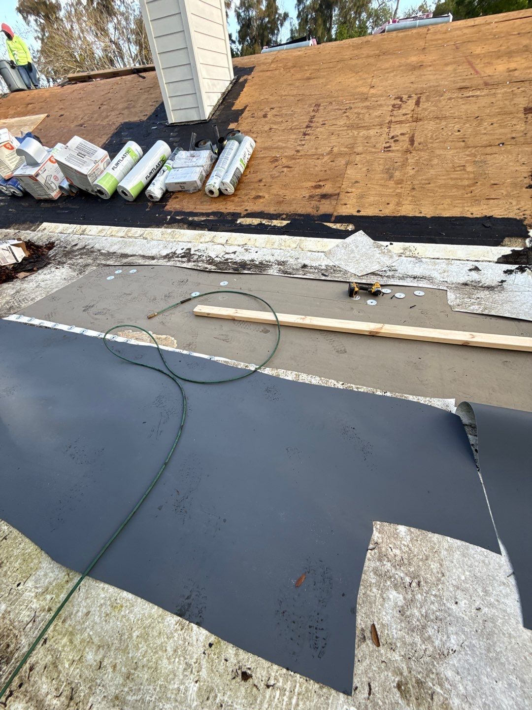 Project in Largo 33773 by Mitchell Roofing Company LLC 