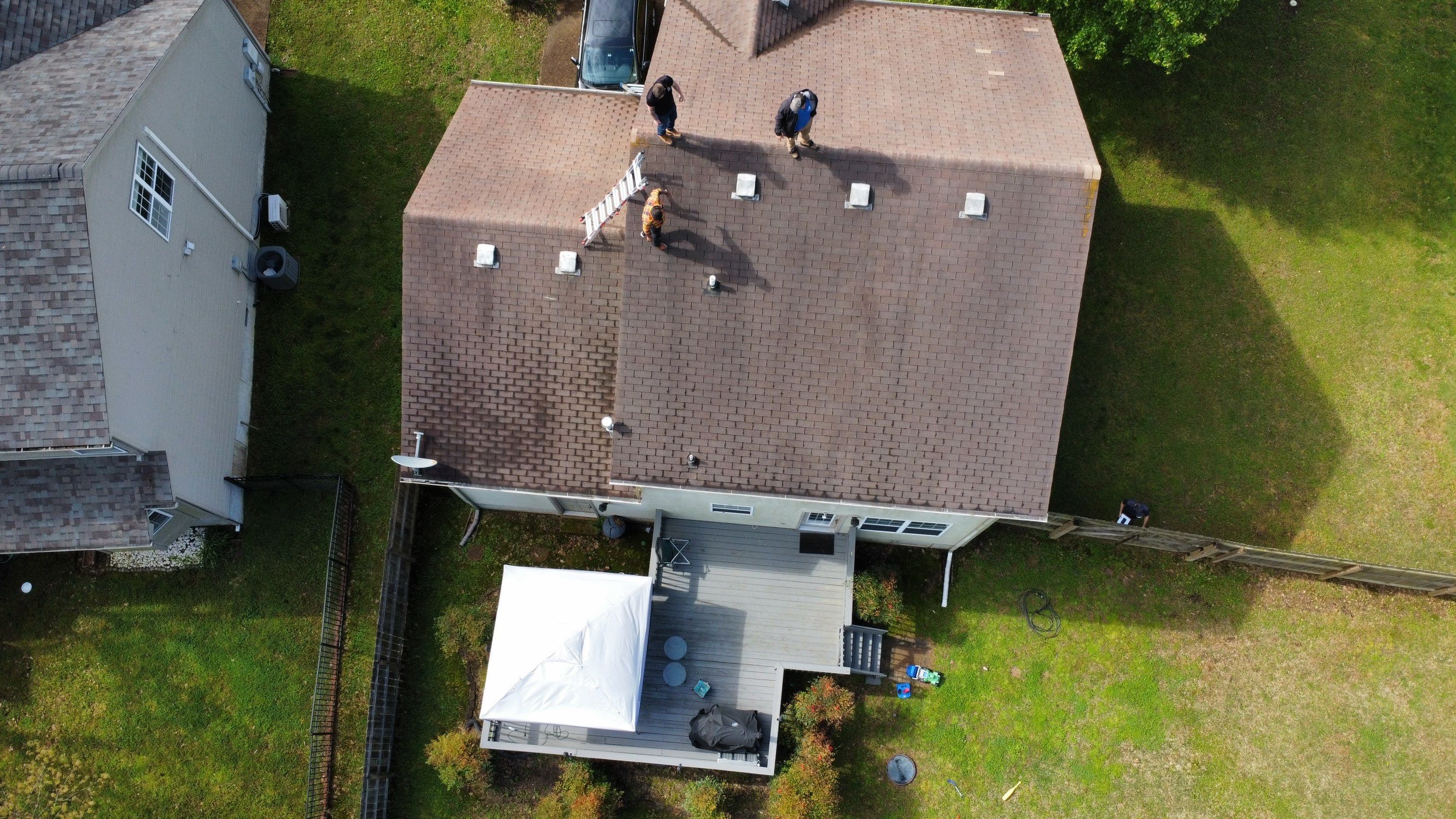 Residential Roofing Installation using Owens Corning Oakridge Roofing System by Undersun Roofing 
