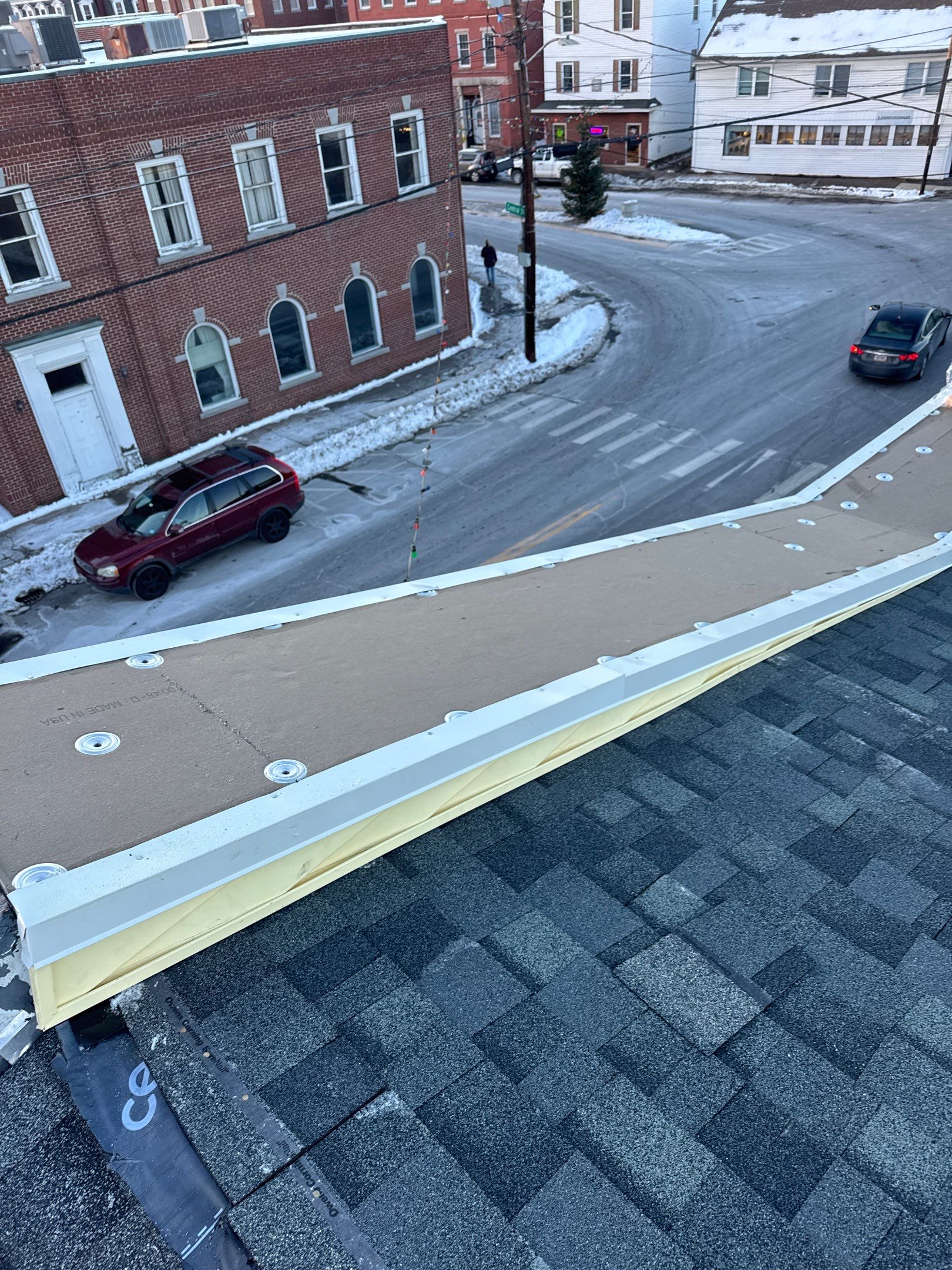 Farmington, NH Multifamily Roof Replacement on Busy Main Street by Compass exteriors