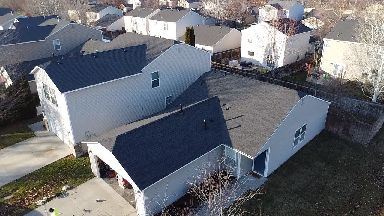 Fresh Roof, Fresh Look ā Charter Pointe Home Gets 2024ās Twilight Black Treatment by ID Roofing LLC