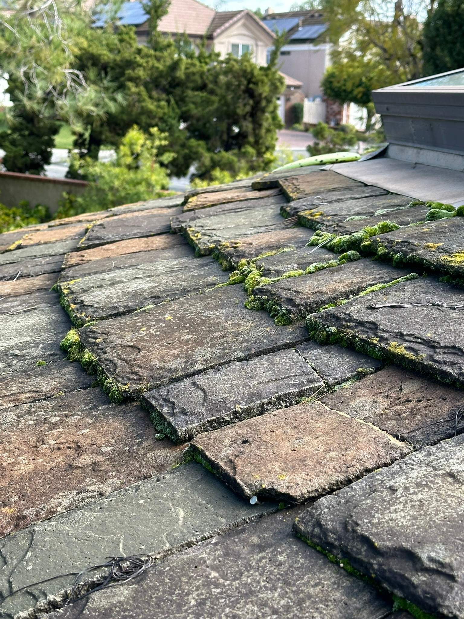 Orange County Gutter Cleaning in Wet Conditions by Property Cleaning Experts