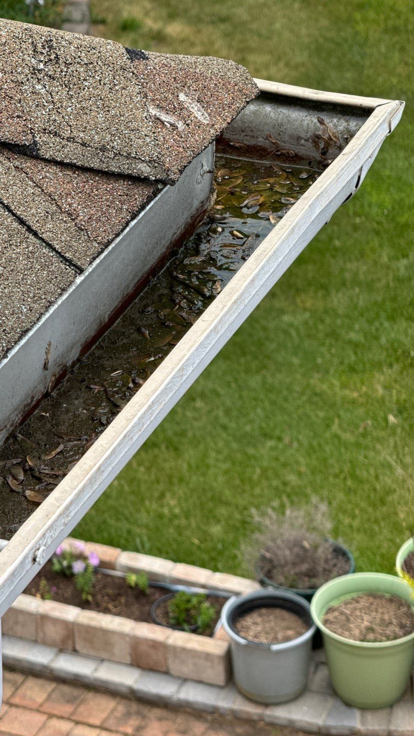 McLean: Residential Roof Installation with Landmark Pro Designer Shingles in Max Def Moire Black by RM Banning, Inc.