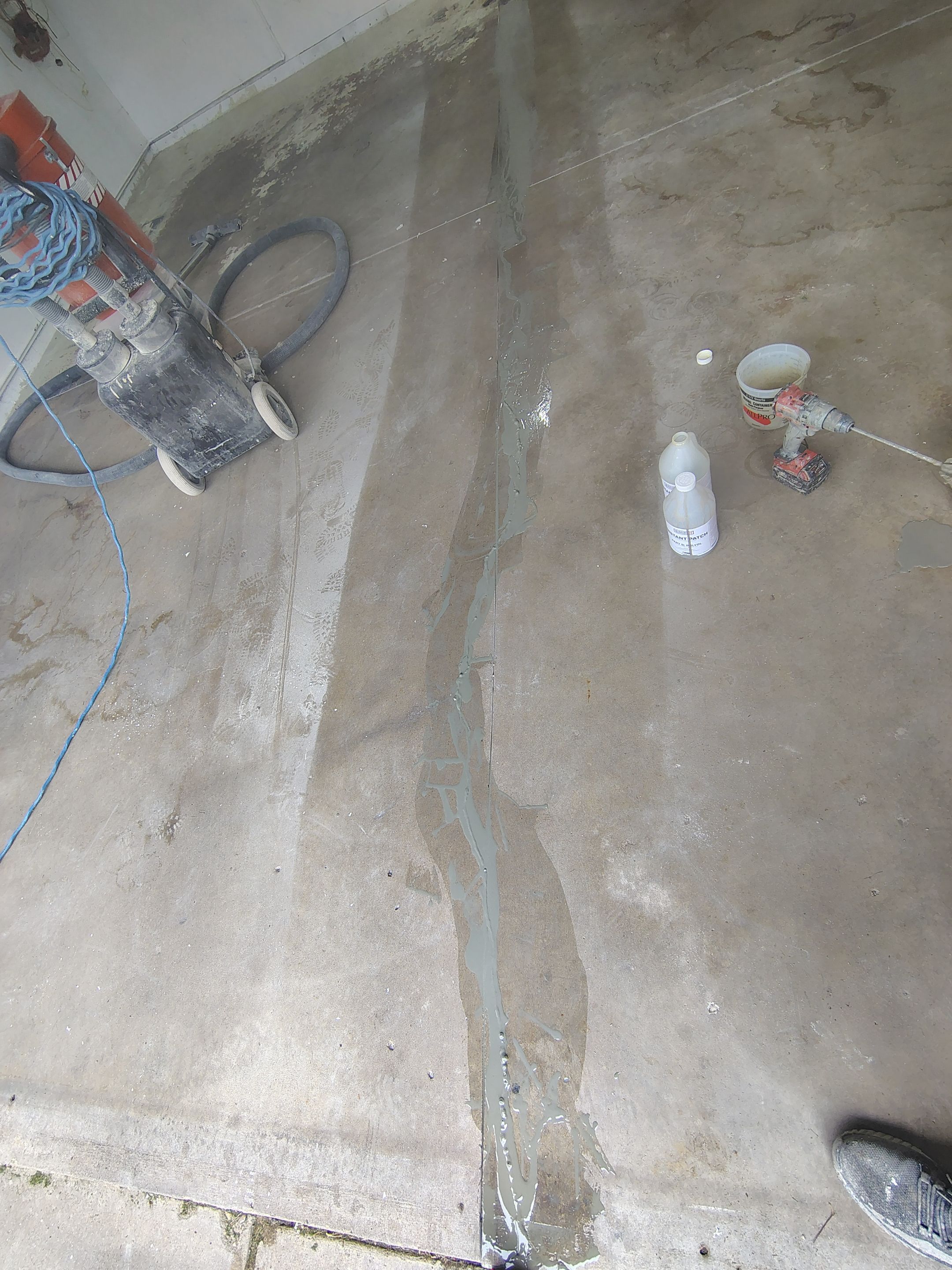 Yankton Garage Concrete Coating With Feather Gray Decorative Chips by Select Painting, Coatings & Garage Cabinets