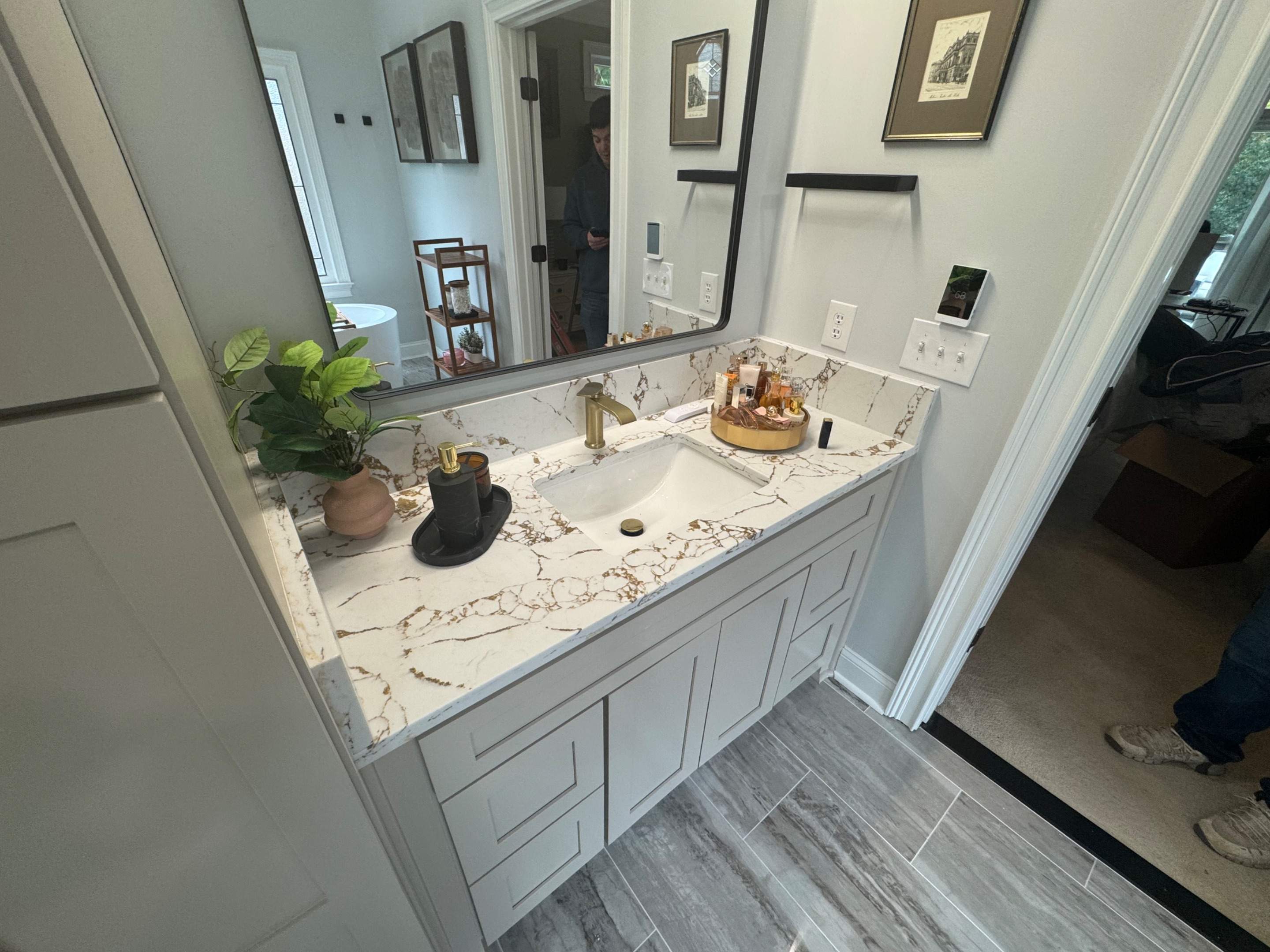 Master bathroom renovation by Prudencio