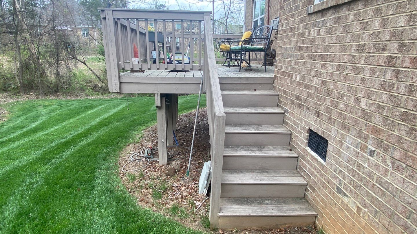 Weathered Deck using AcryFin by DuraSeal
