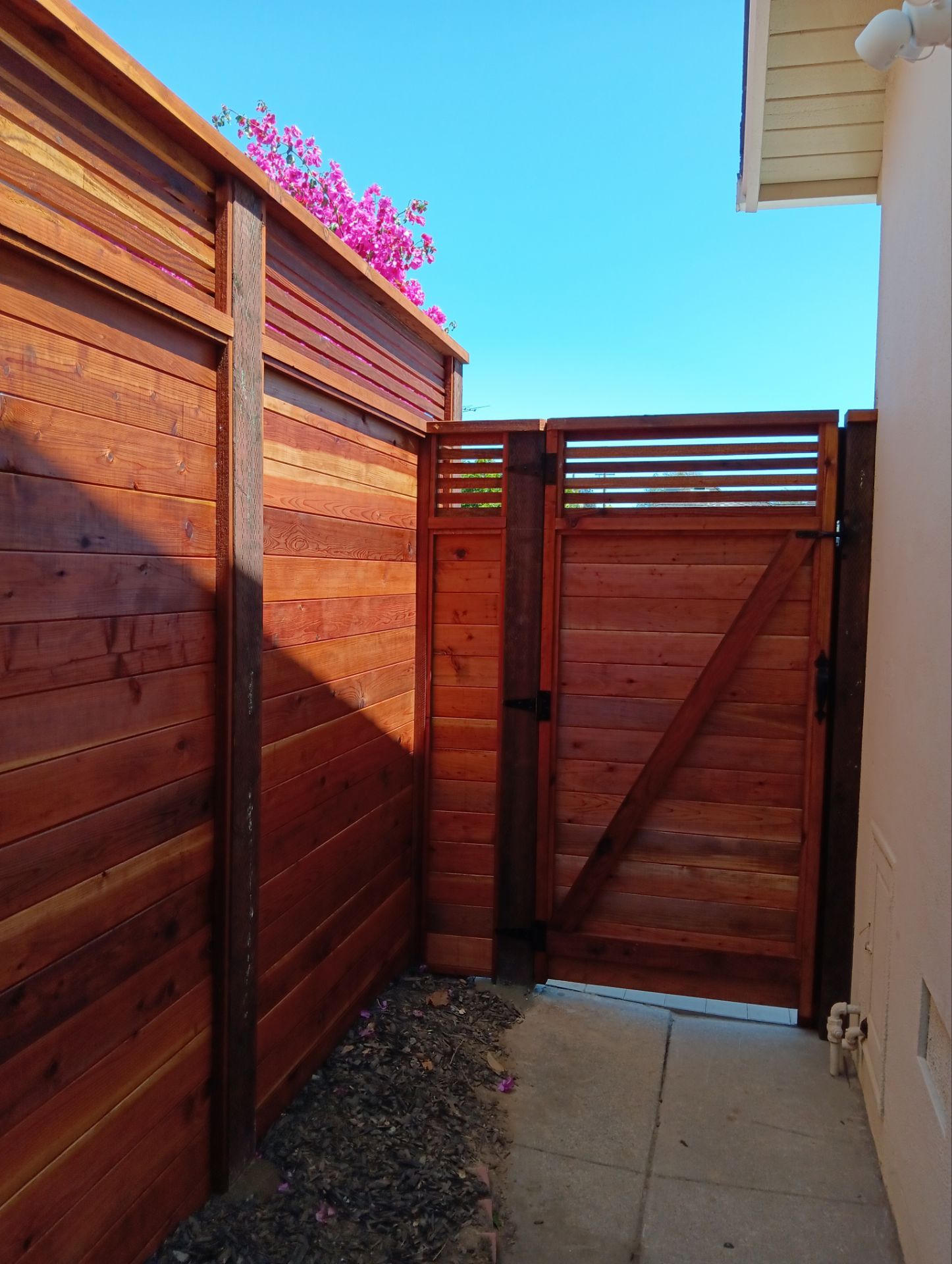 Horizontal T&G With Horizontal Lattice by Fremont Fence Inc