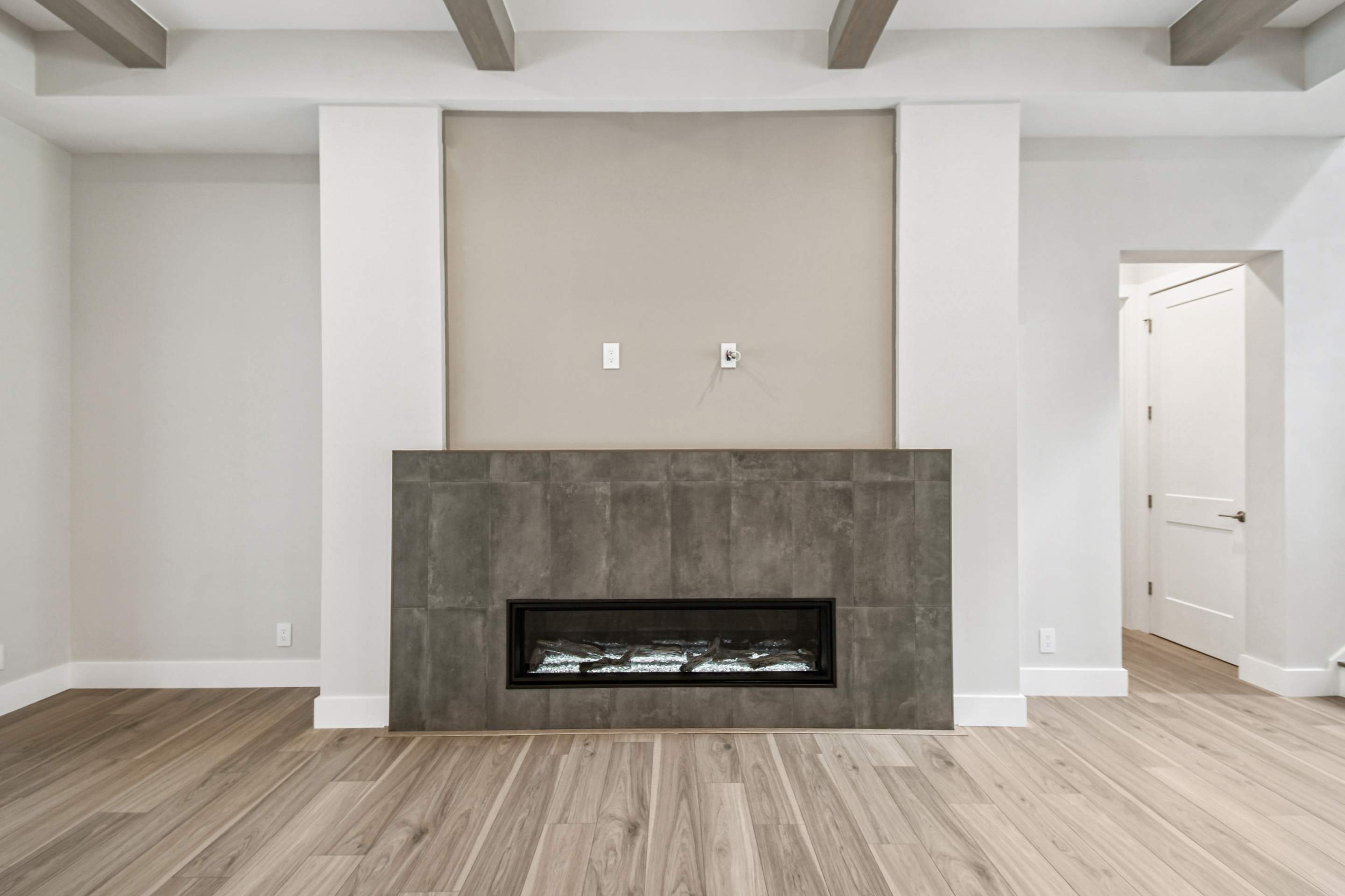 Custom Obsidian by Lyons Heritage Tampa, LLC