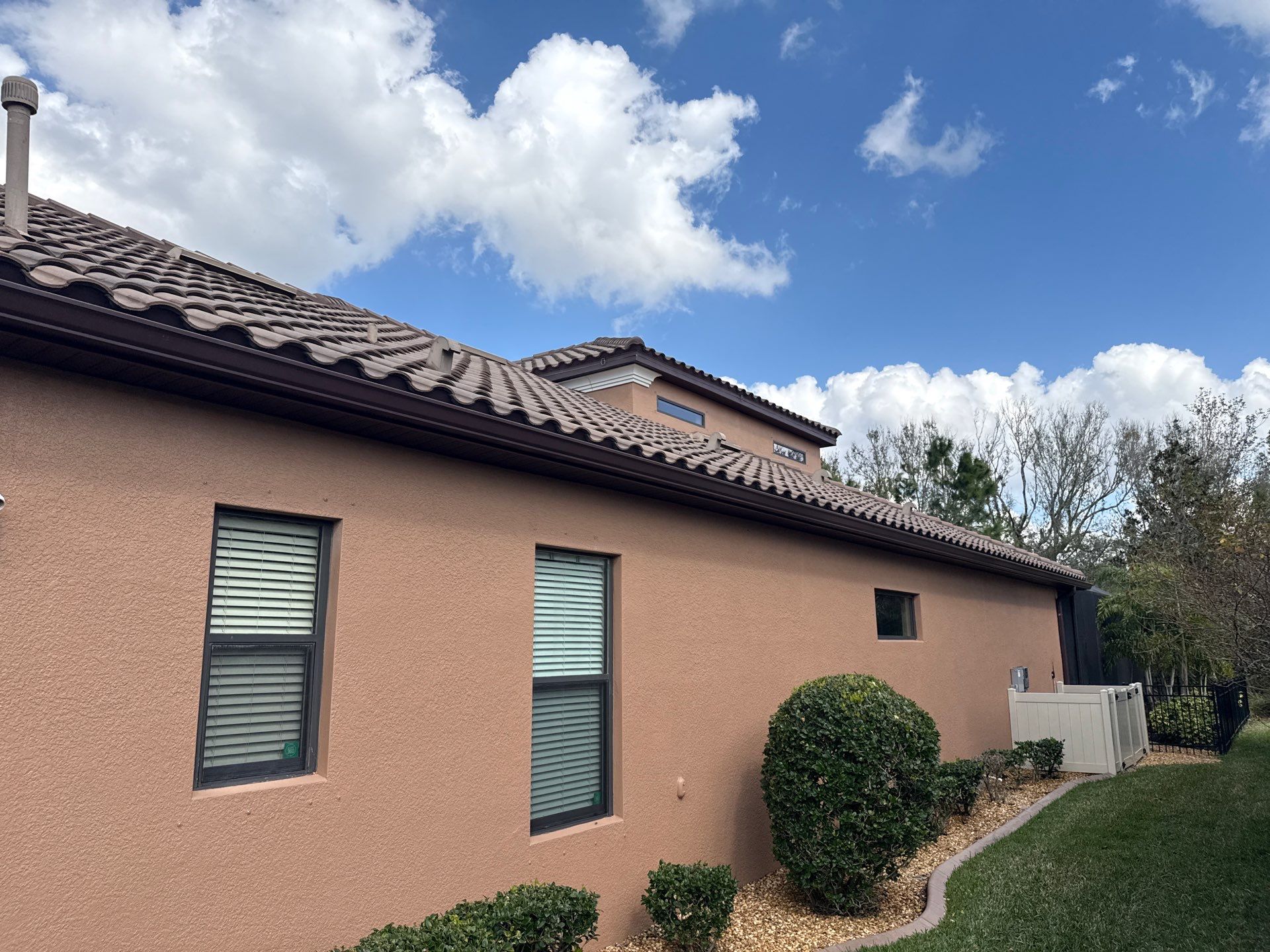 Tile Roof & Pool Deck Cleaning in Artisan Lakes Esplanade, Palmetto, FL – Sunshine AquaWash by Sunshine AquaWash