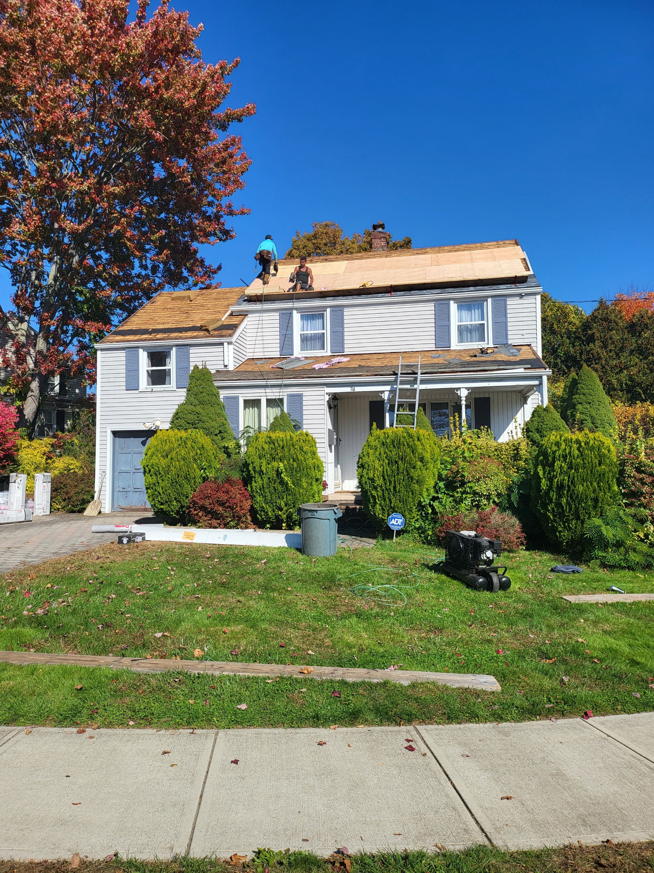 Residential Roofing Installation using Owens Corning TruDefinition Slatestone Gray by A Plus Exterior