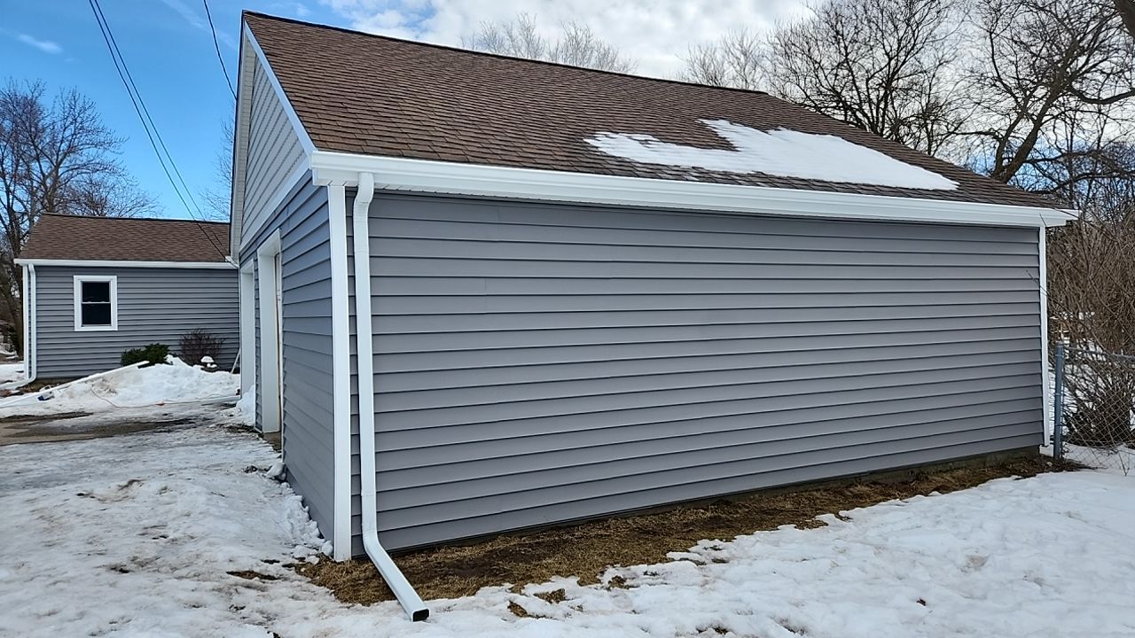 Siding Replacement using Certainteed Monogram D5 by 180 Contractors