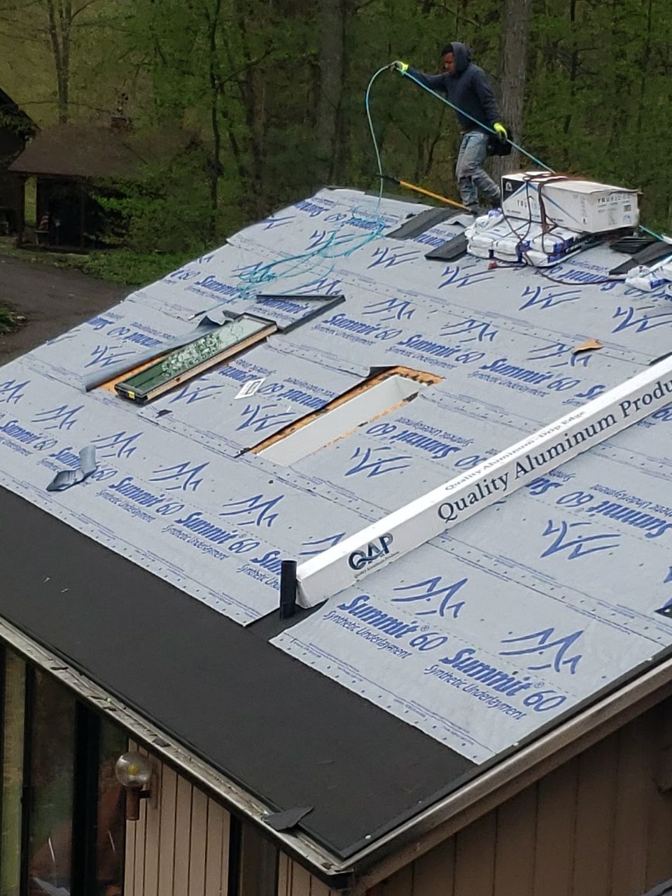 Brand: Atlas Pinnacle Color: Pristine Scotchgard Black Drip: Black by Eagle Eye Roofing