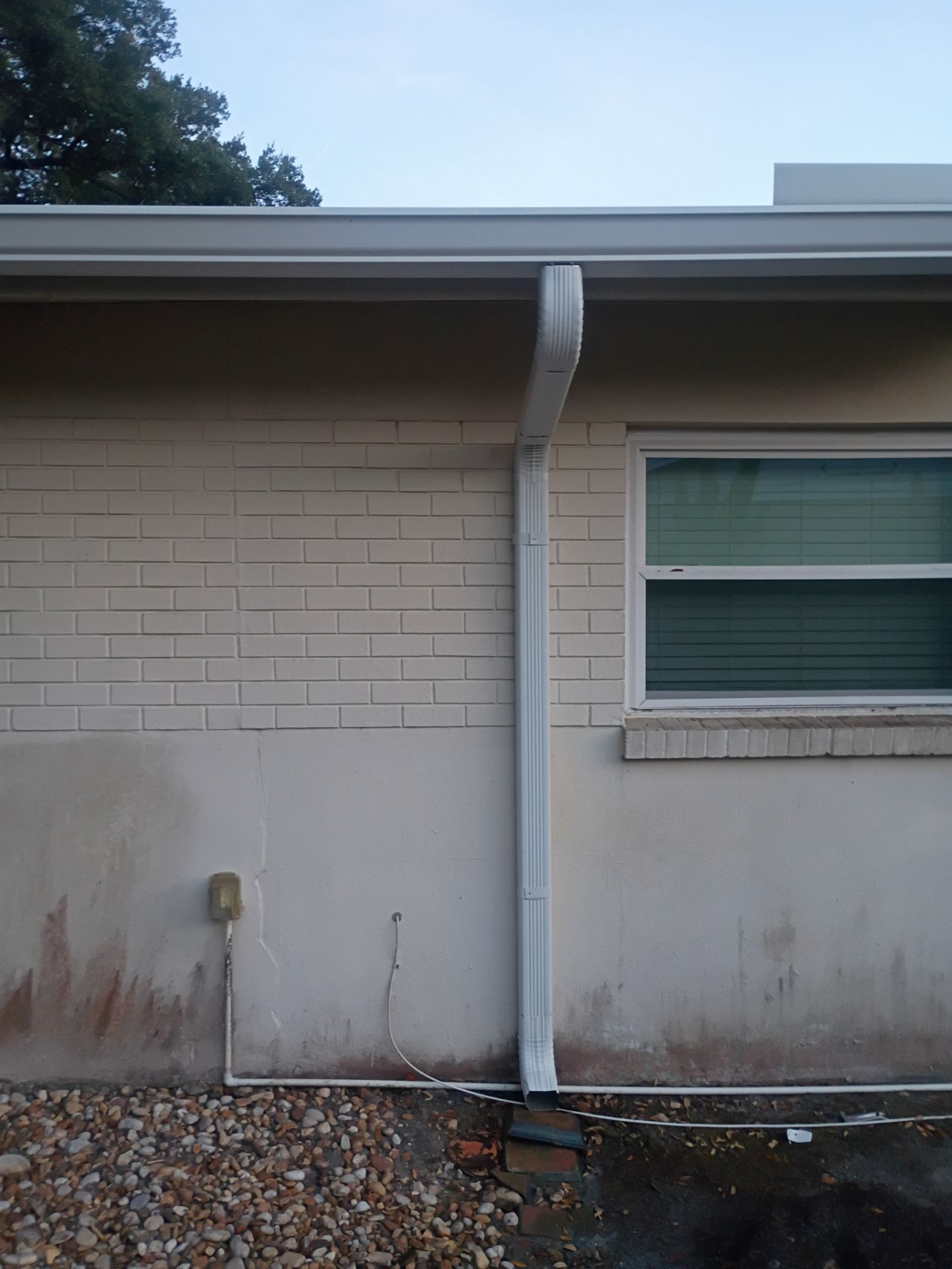 Leaf Guard using Gutter Guards in Tampa FL and New Seamless Gutters by Gutter Professors