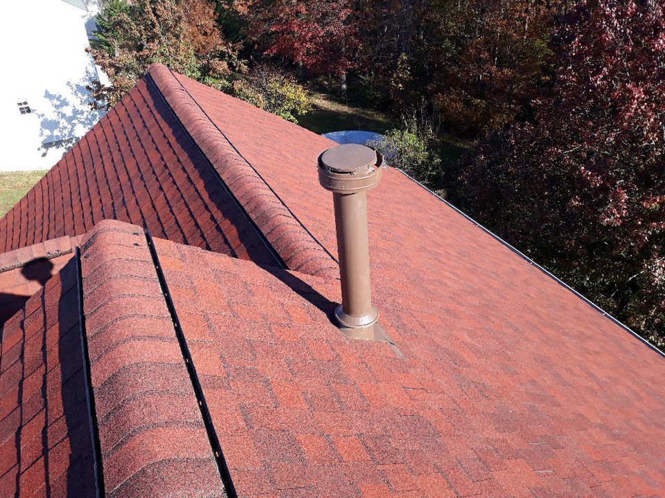 Woodbridge: CertainTeed Landmark Designer Shingles in Cottage Red by RM Banning, Inc.