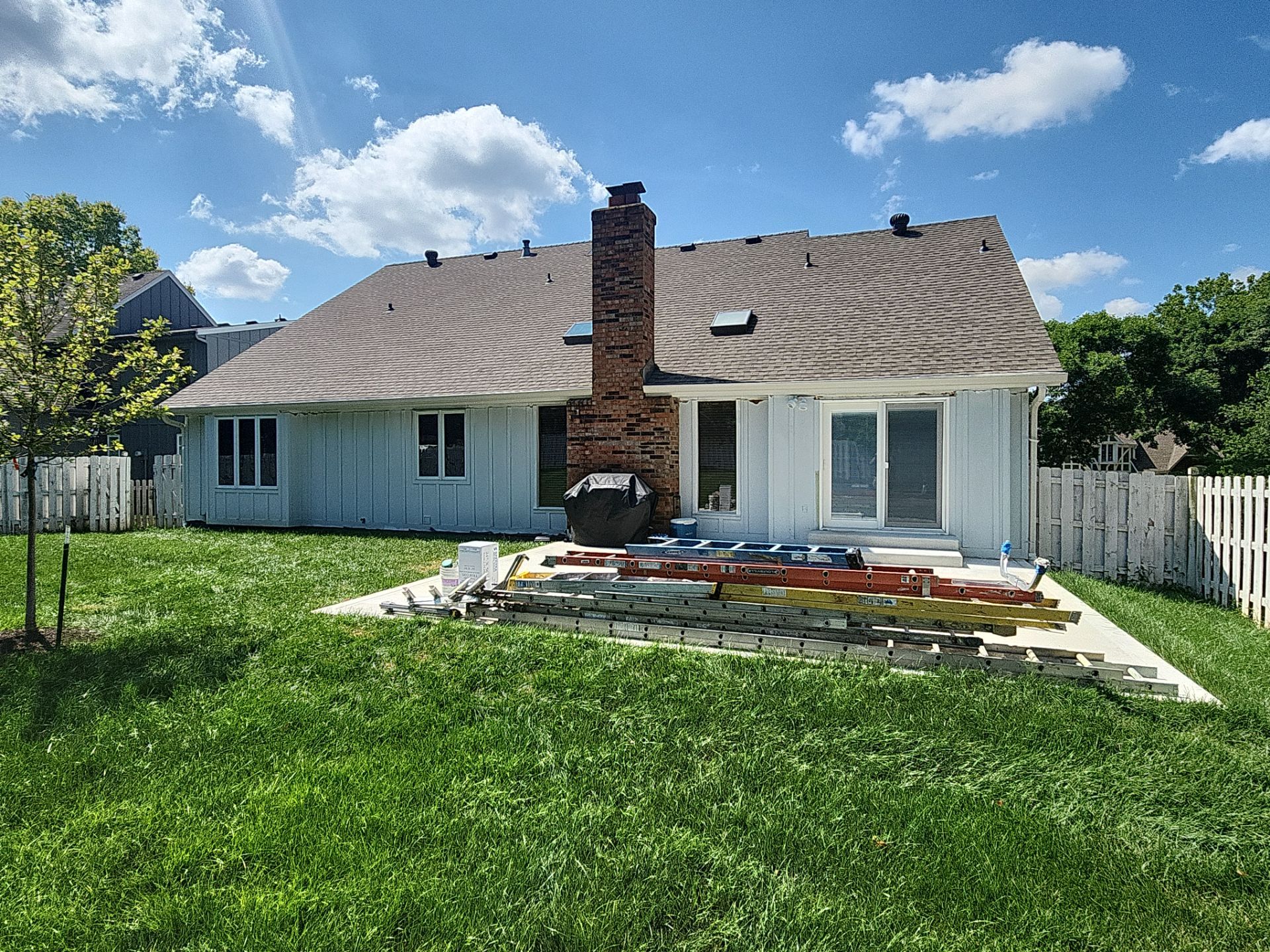 James Hardie siding in Overland park  by EEC  Windows, Siding & Roofing 
