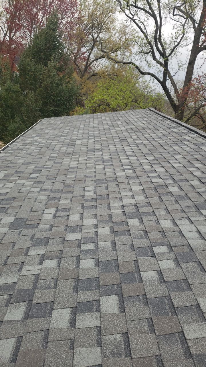Arlington: CertainTeed Landmark Pro Designer Shingles in Max Def Georgetown Gray by RM Banning, Inc.